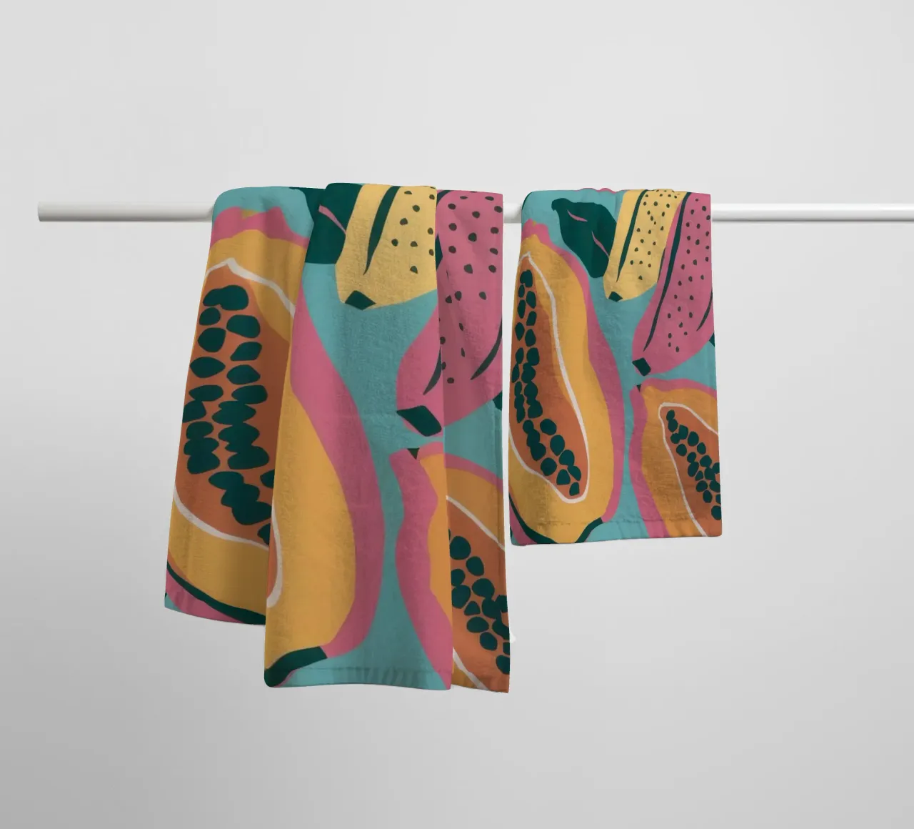 Misto di frutta tropicale asciugamano da bagno da Flock Reverie