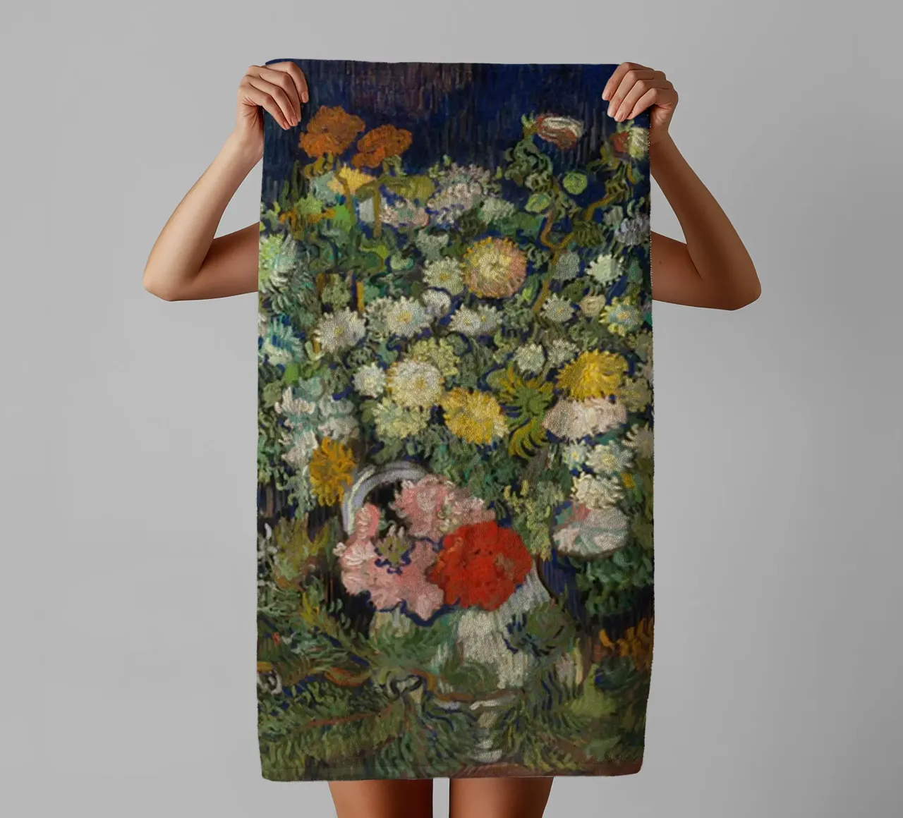 Bouquet di fiori in un vaso 1890 asciugamano da bagno da ValerieArt