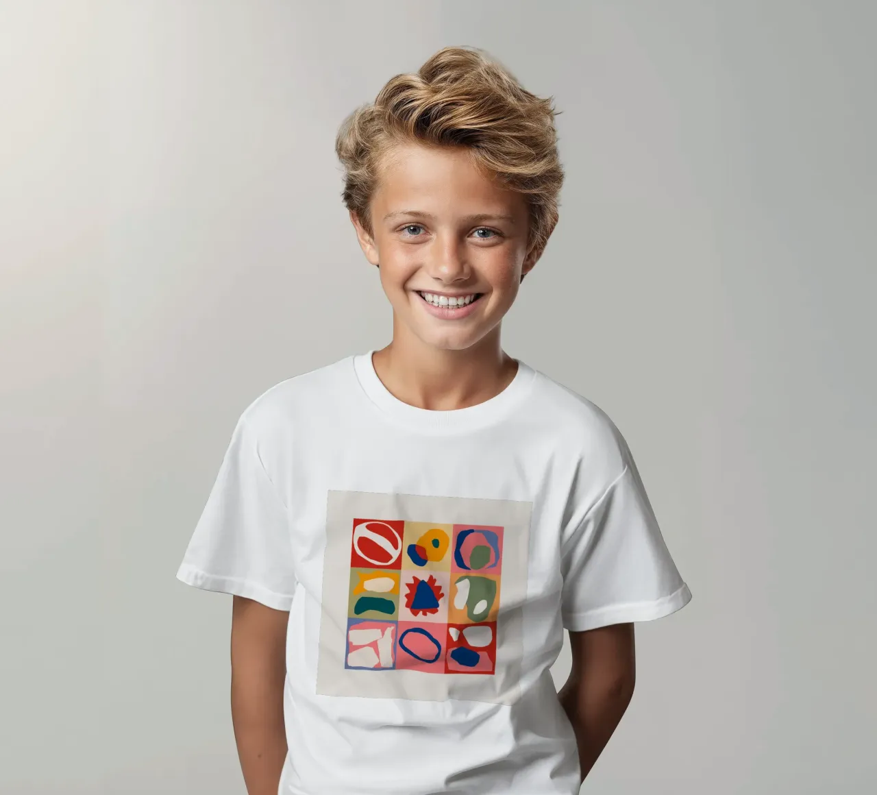 Speelse vormen patchwork kinder t-shirt van Prism Ritual