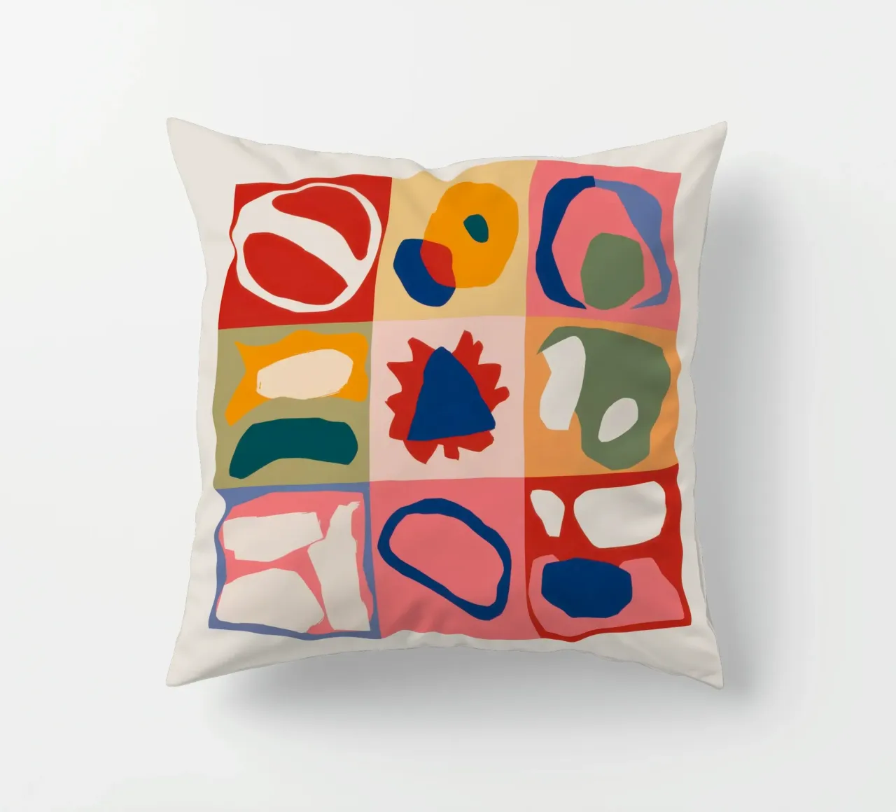 Patchwork di forme giocose cuscino da Prism Ritual