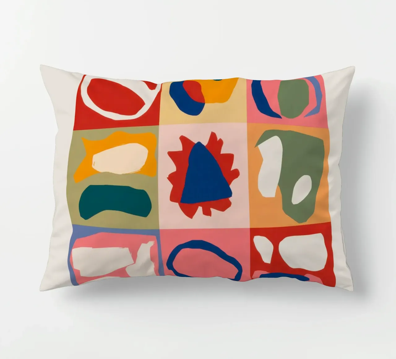 Patchwork di forme giocose cuscino da Prism Ritual