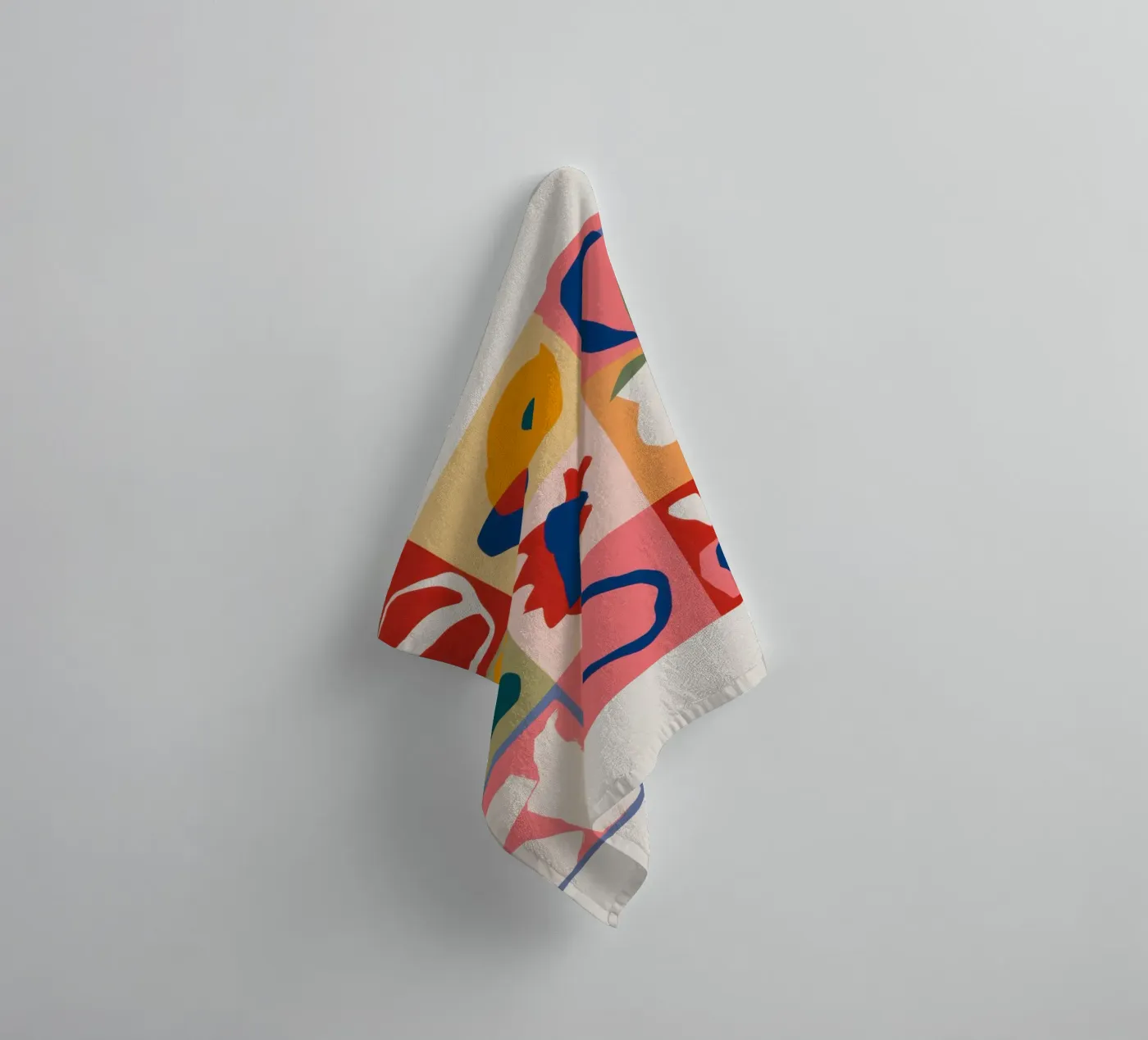 Playful Shape Patchwork Handtuch von Prism Ritual