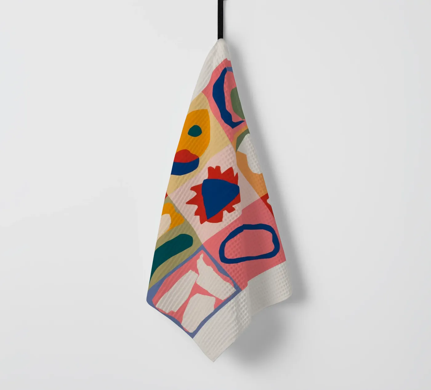 Speelse vormen patchwork theedoek van Prism Ritual