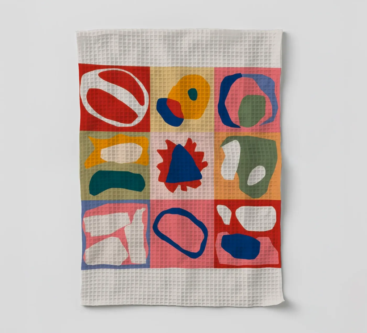Speelse vormen patchwork theedoek van Prism Ritual