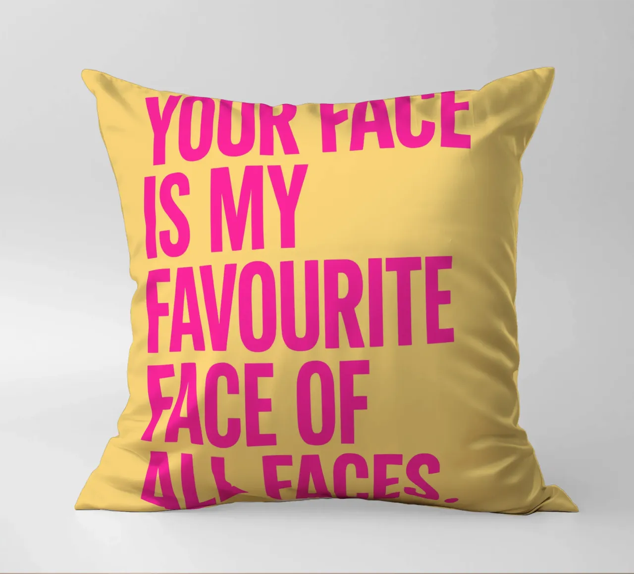Dritto in faccia cuscino da QuooodZ by MooodzArt