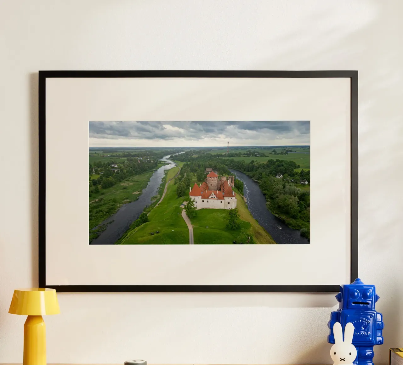 Schloss Bauska in Lettland Poster von anderm