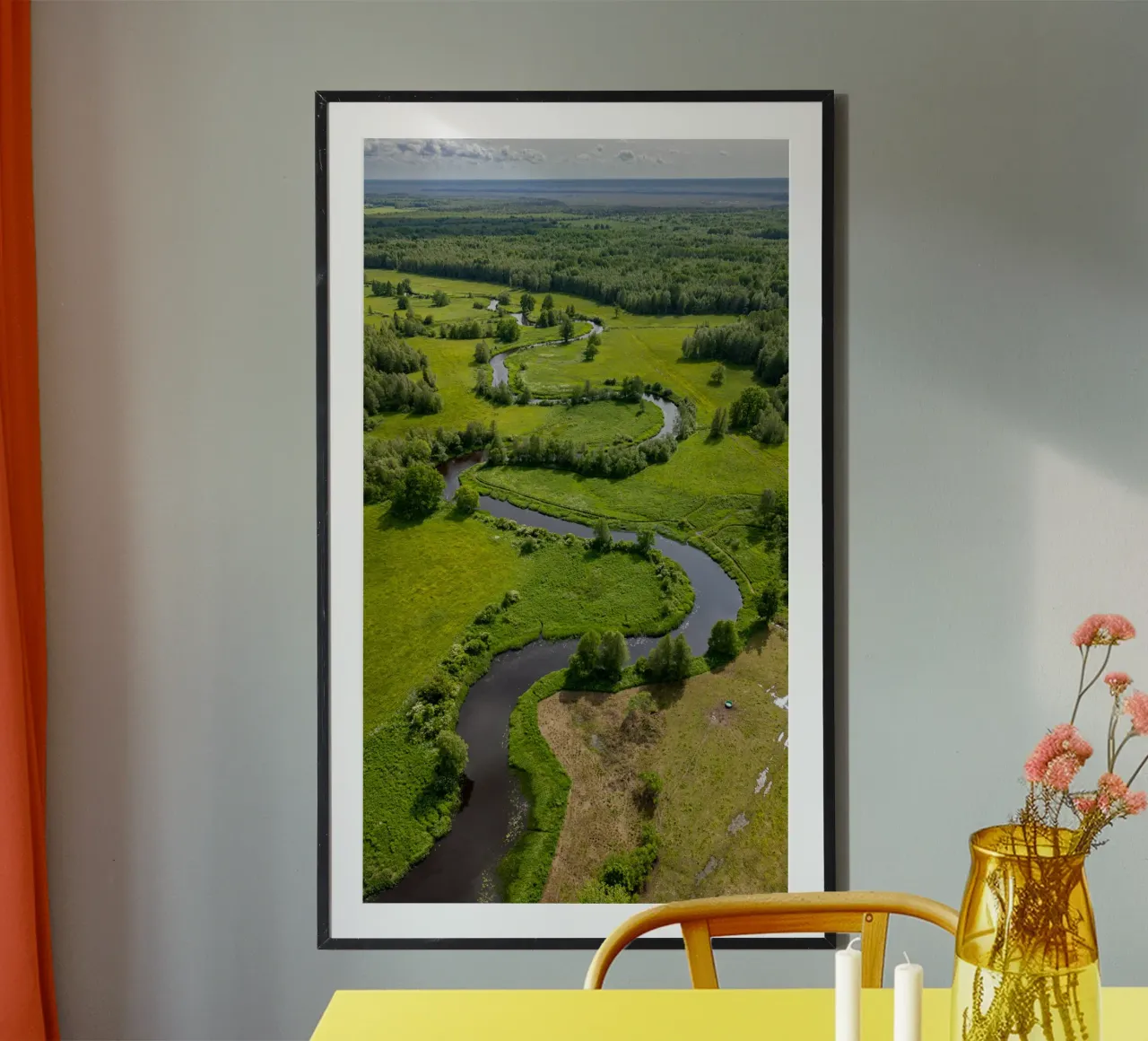 Vue aérienne d'une rivière sinueuse en Estonie hahnemühle de anderm