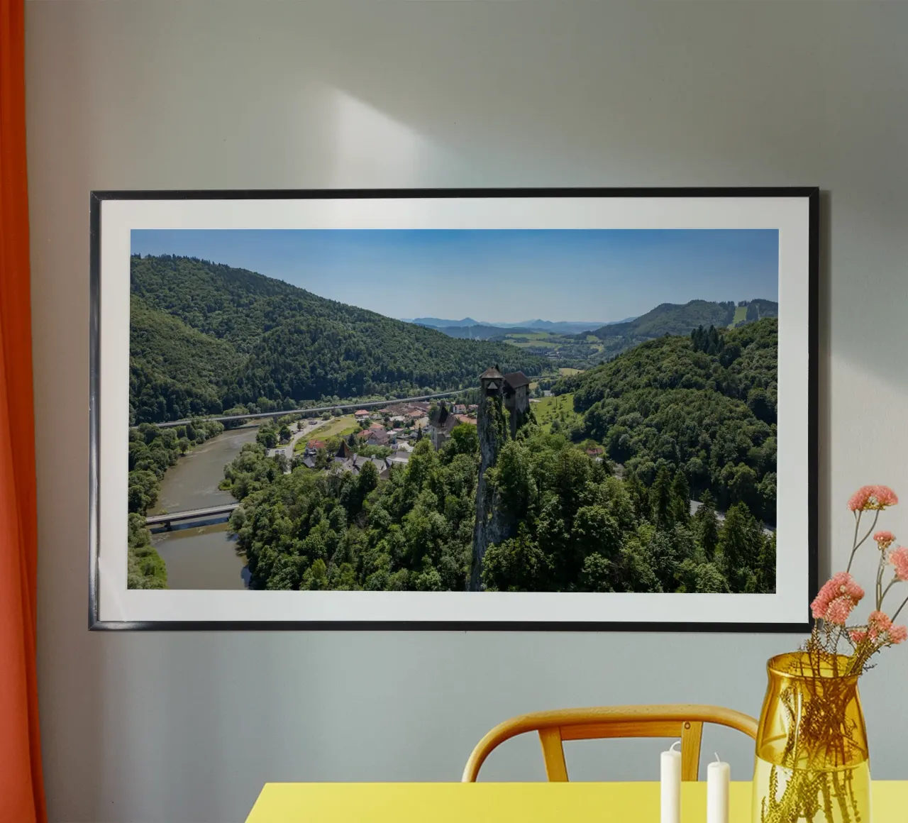 Vue aérienne du château d'Orava en Slovaquie poster de anderm