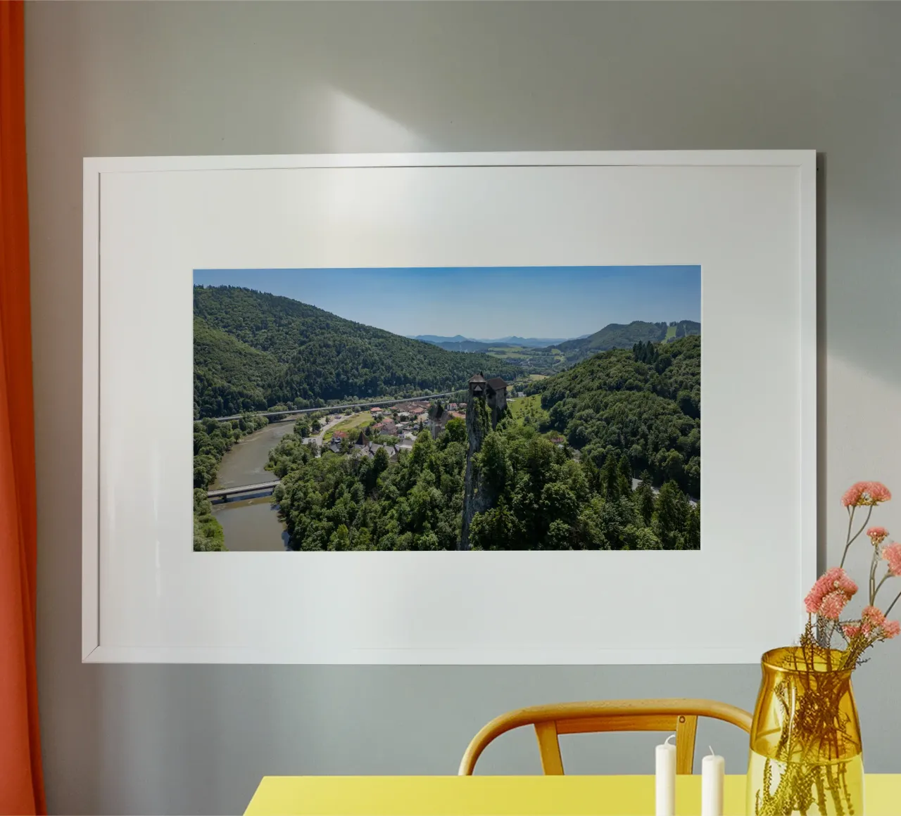 Vue aérienne du château d'Orava en Slovaquie poster de anderm