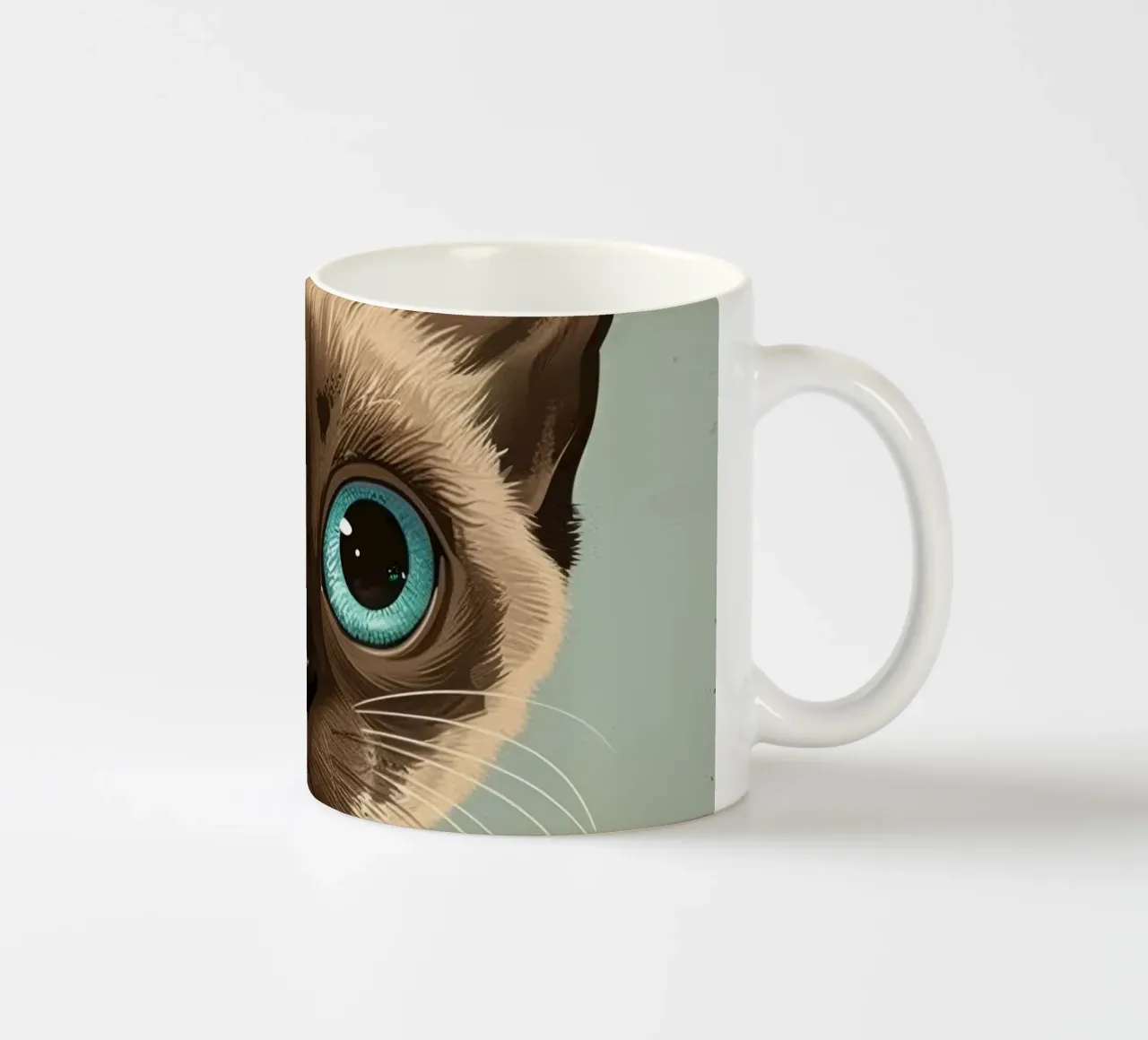 Liebenswerte Siamkatze mit großen blauen Augen und ausdrucksstarkem Keramik Tasse von DesignDoodle