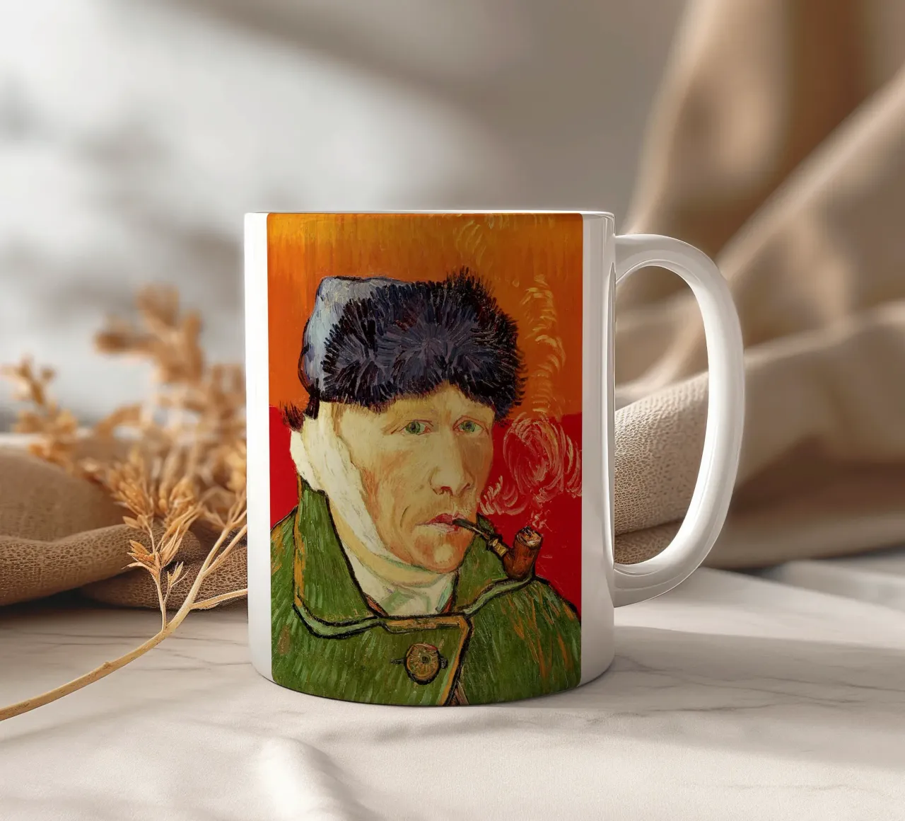 Autoritratto con orecchio fasciato e pipa tazza in ceramica da ValerieArt