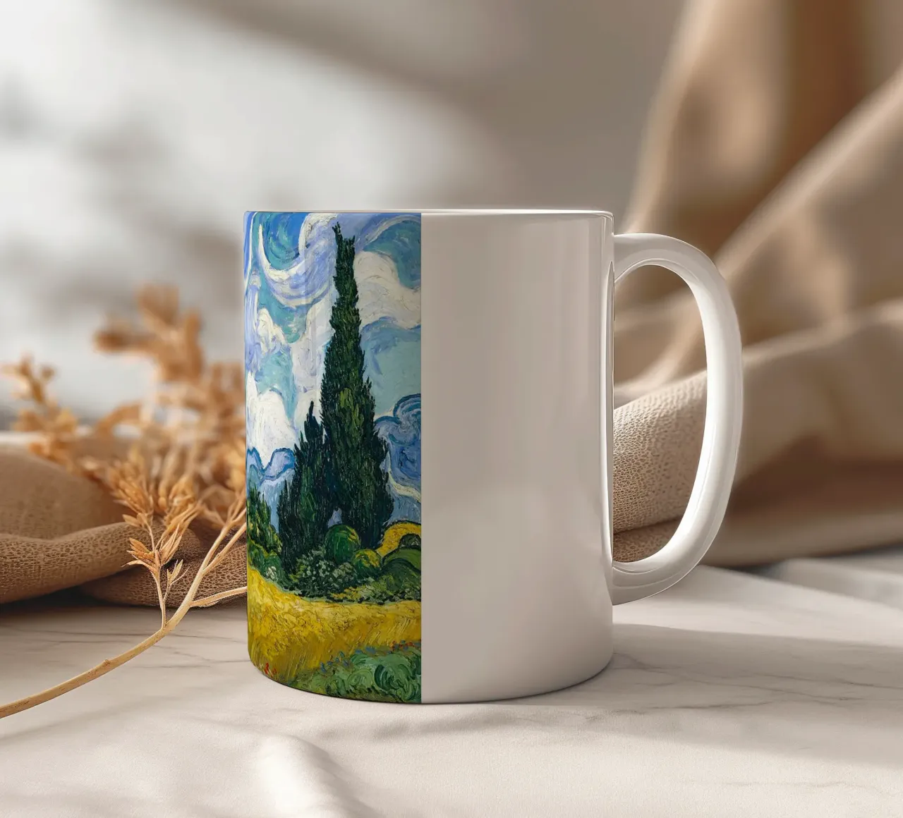 Campo di grano con cipressi 1889 tazza in ceramica da ValerieArt