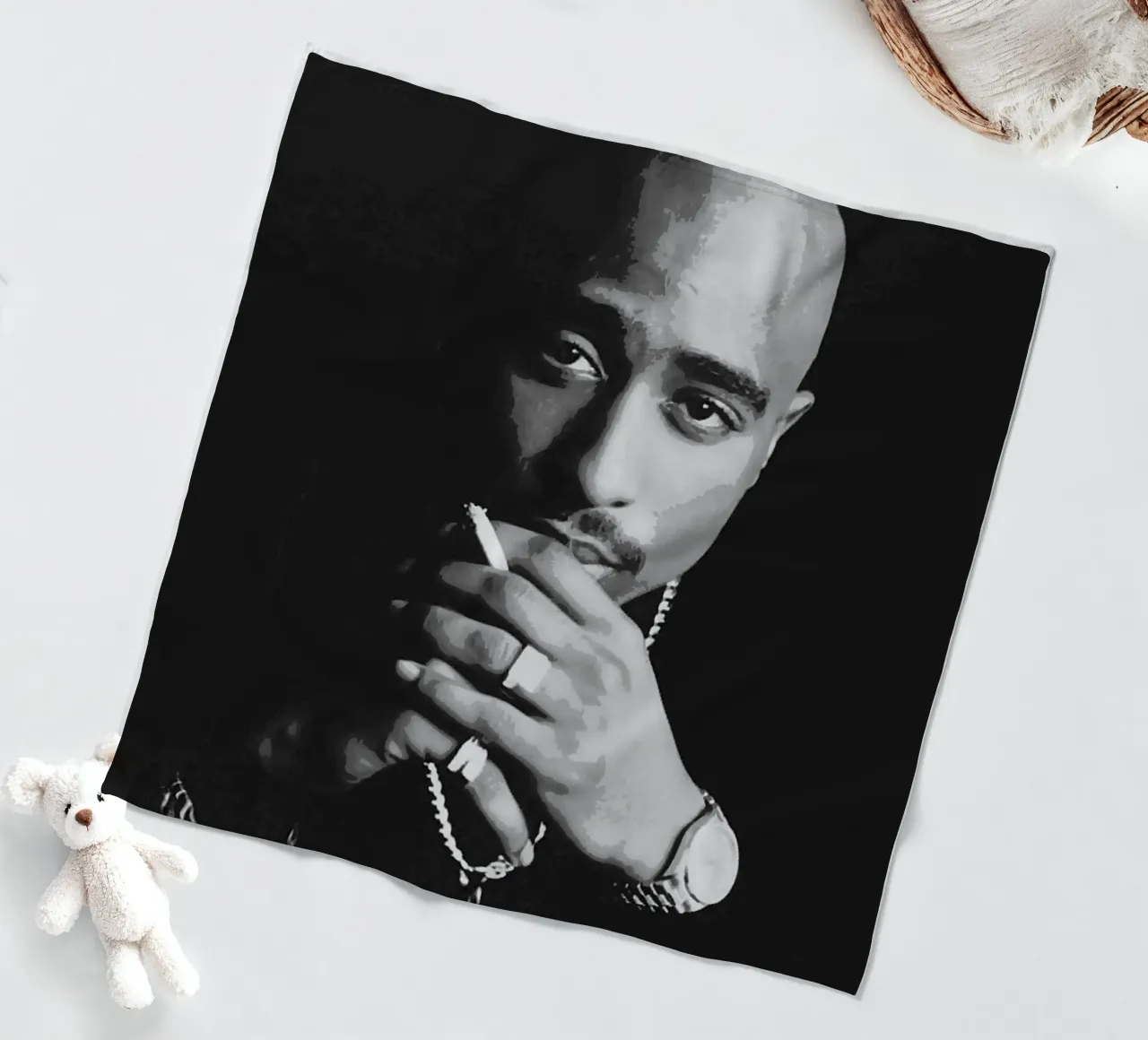 Tupac Shakur coperta in pile da vanhesling