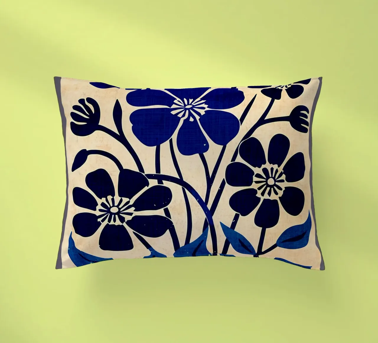 Fiori selvatici blu cuscino da Modern Geometry