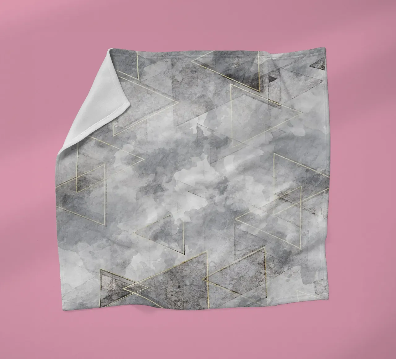 modern abstract art geometric triangles golden coperta in pile da vintageshop