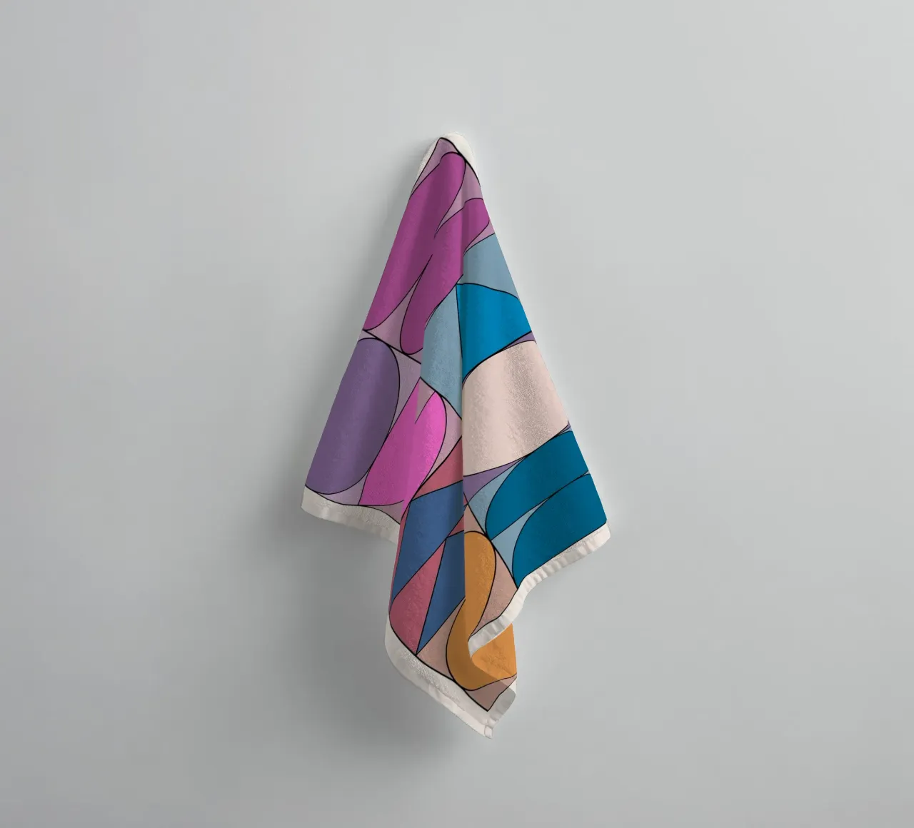 Geometric Shapes | Colorful Bauhaus Art Print toalla de baño de Studio Vibe