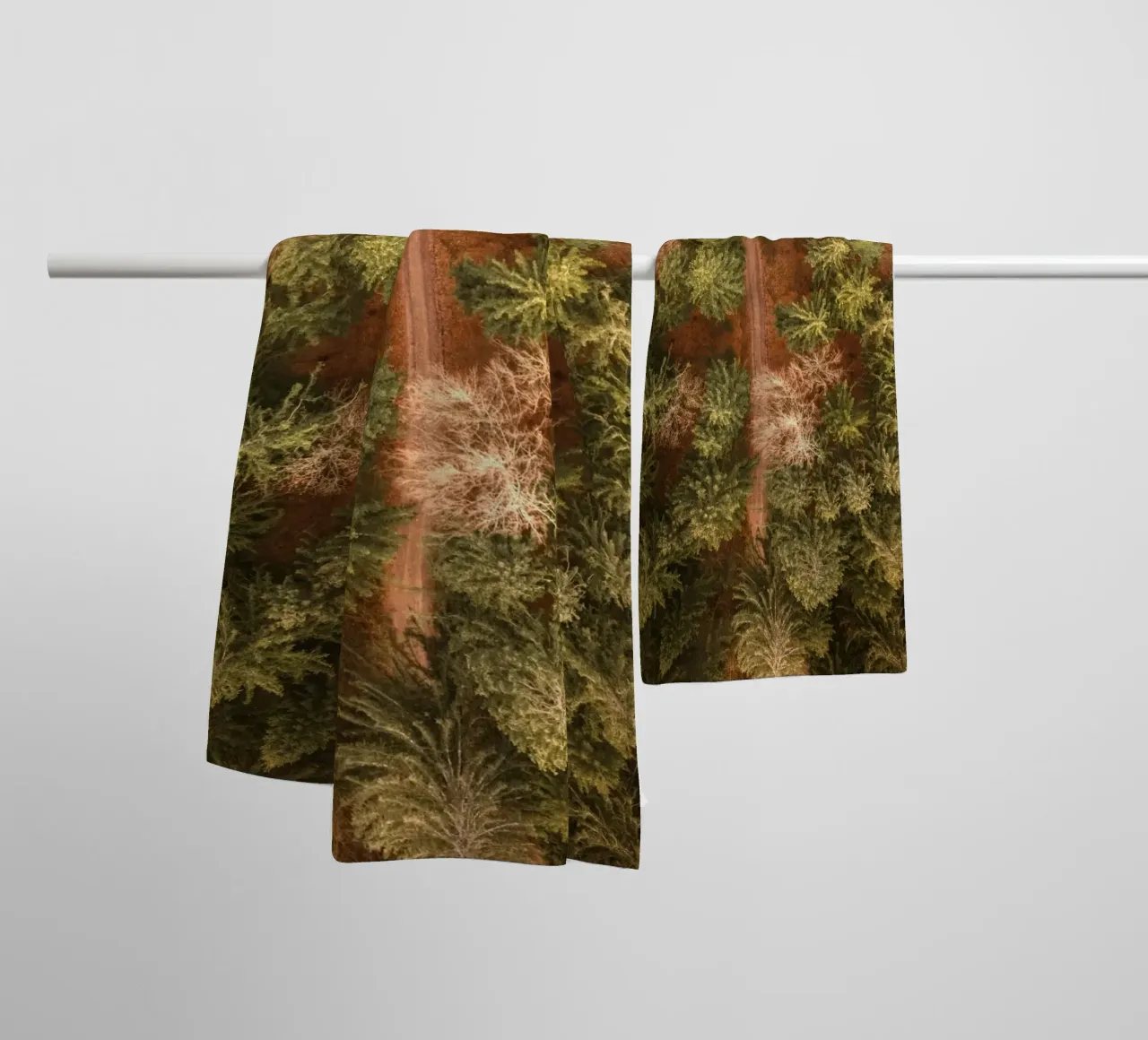 Luftbild Wald Handtuch von Earthly Visions