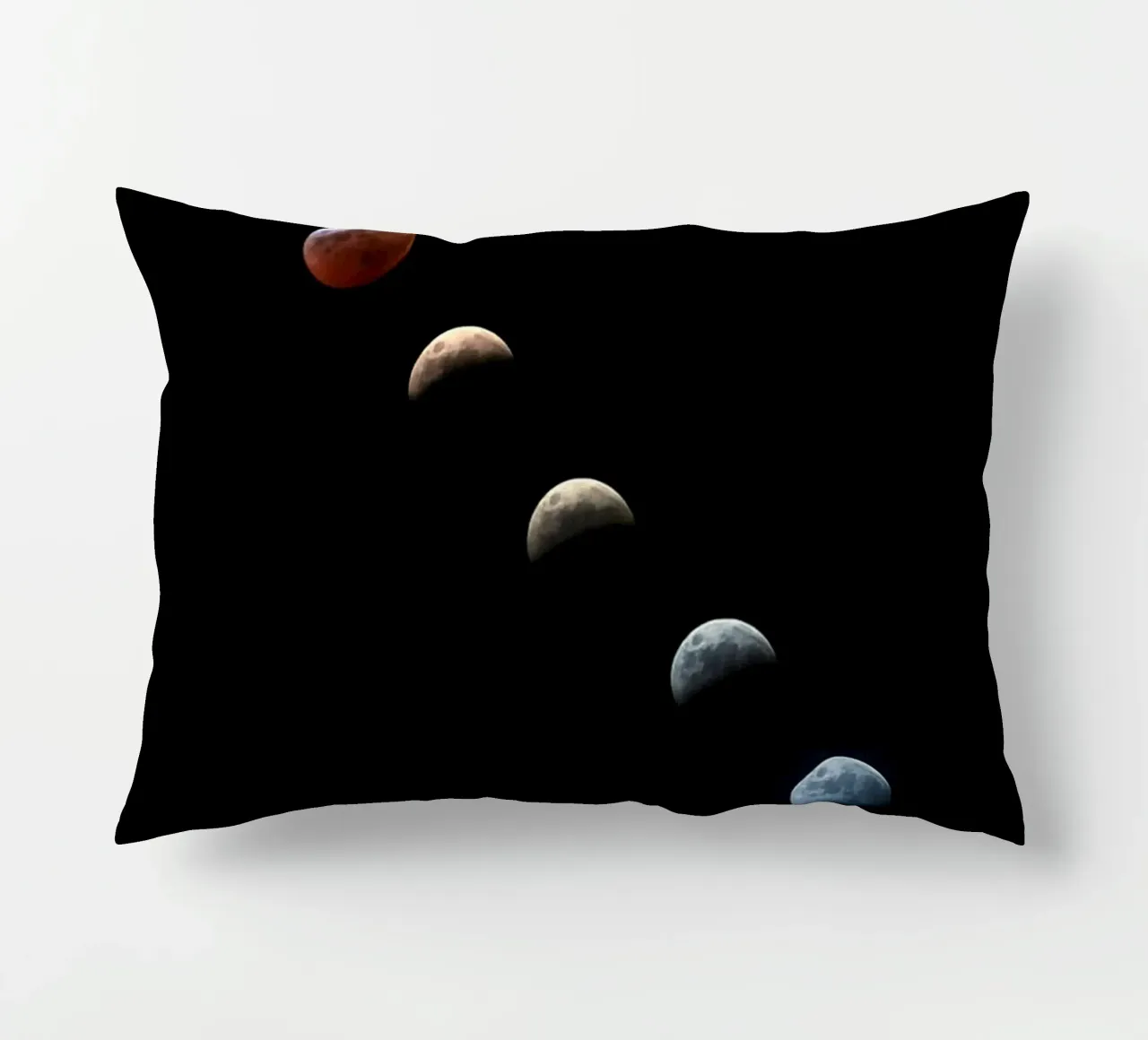 luna eclissi lunare cuscino da Earthly Visions