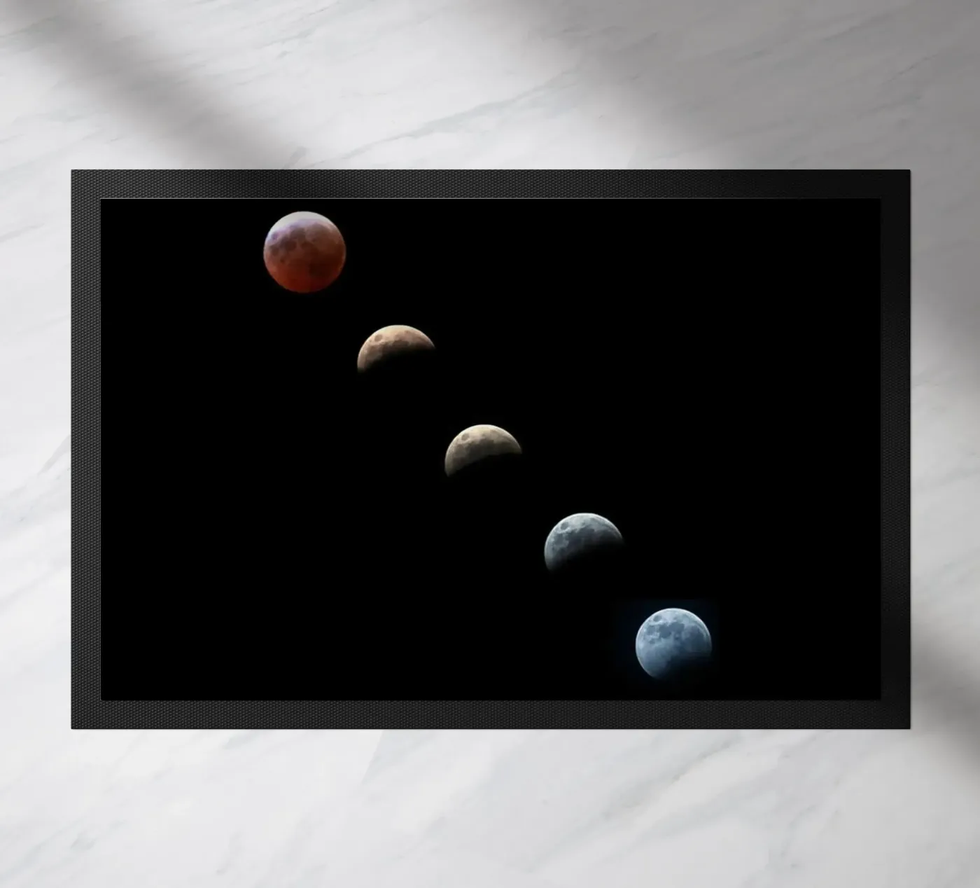 Mond-Mondfinsternis Fußmatte von Earthly Visions