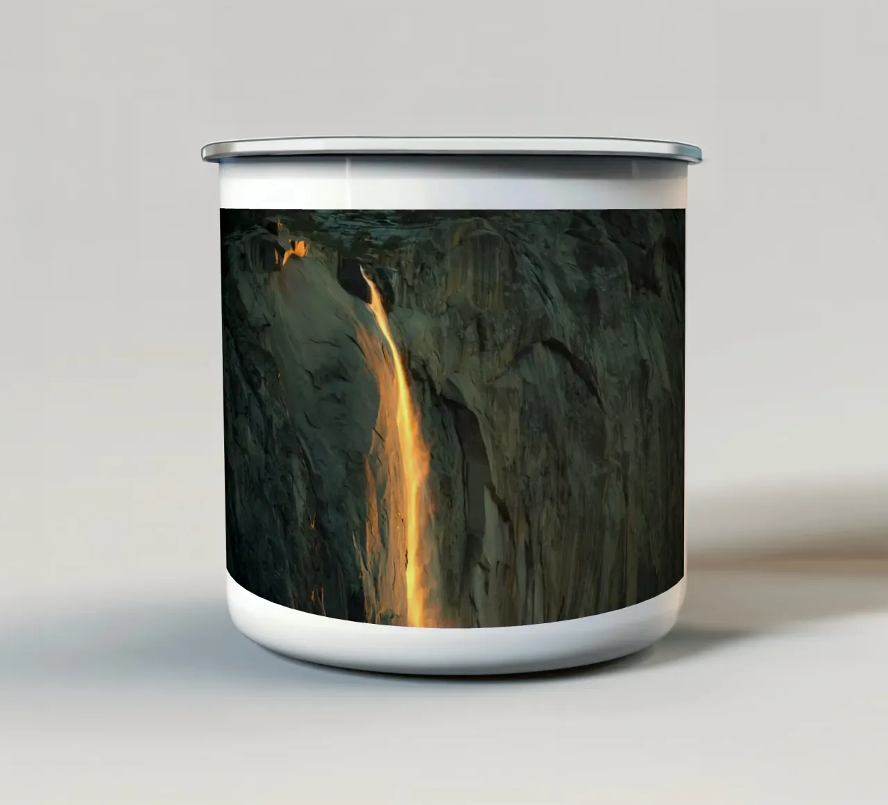 roccia del tramonto tazza in smalto da Earthly Visions