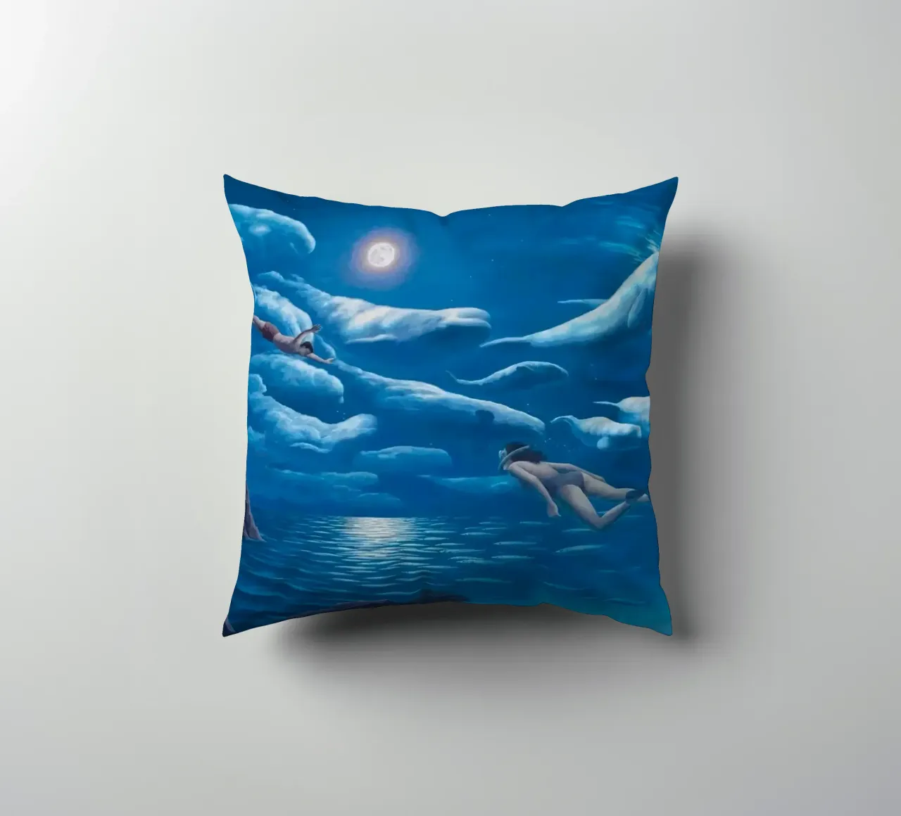 Rob Gonsalves Nuoto dei delfini cuscino da Trudeau Art Galley