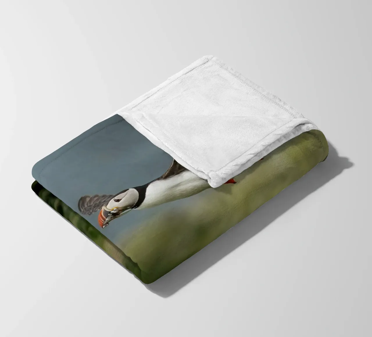 Pulcinella di mare in volo coperta in pile da Tom's Wildlife