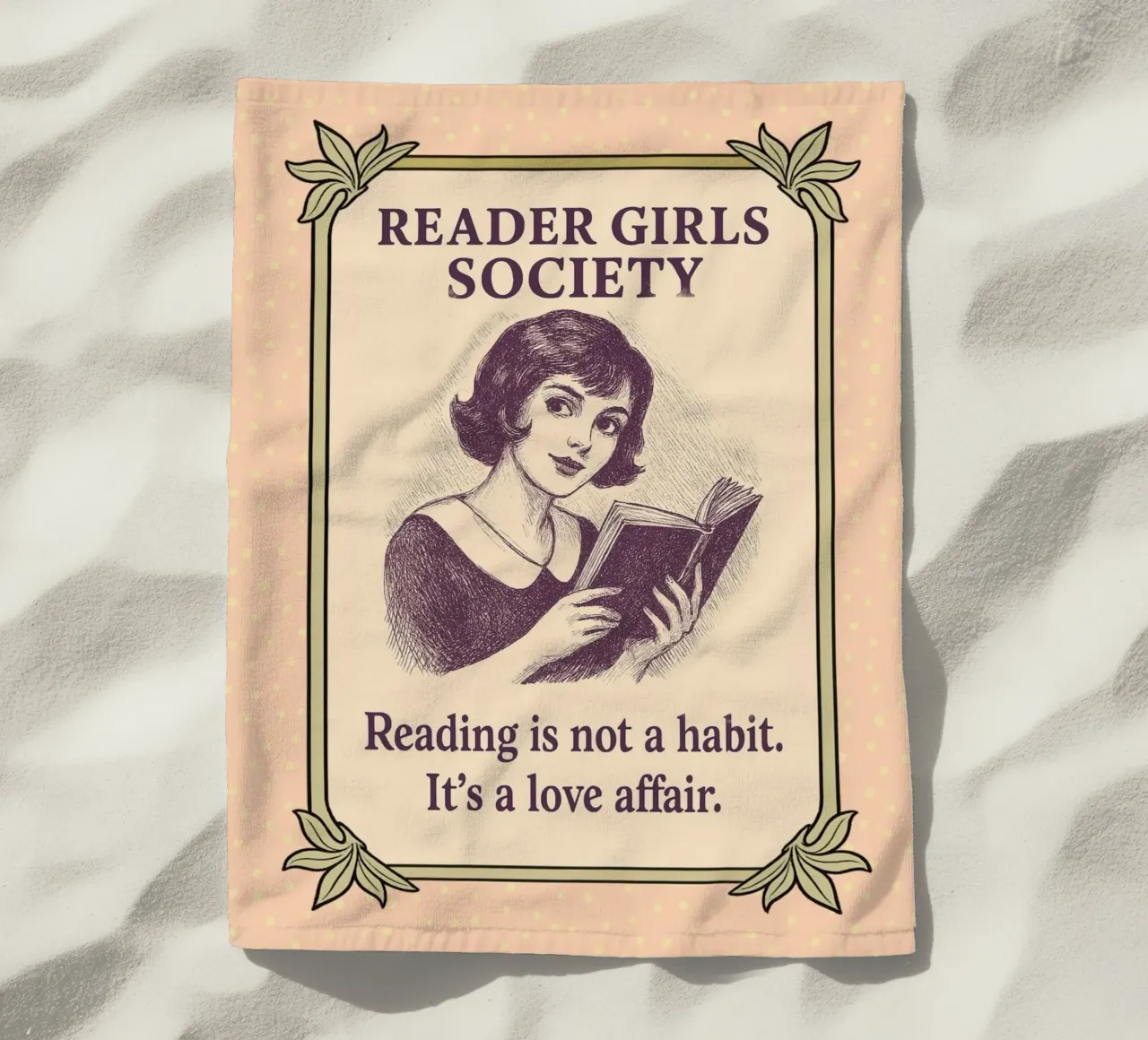 Société des lectrices : La lecture est une affaire d'amour serviette de plage de Taika Tori Art