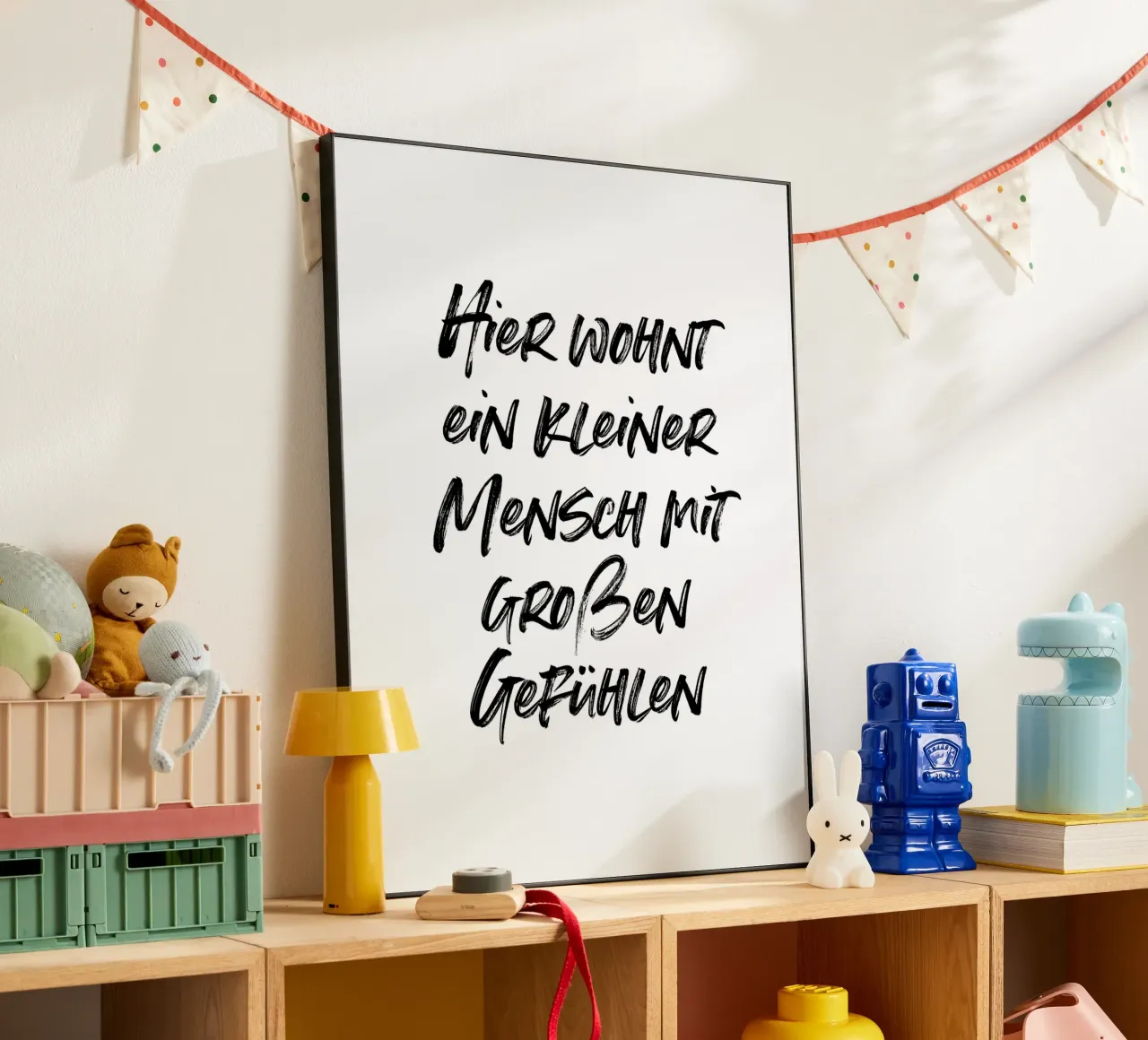 Hier wohnt ein mit großen Gefühlen | Kinderzimmer alu-dibond by just typo