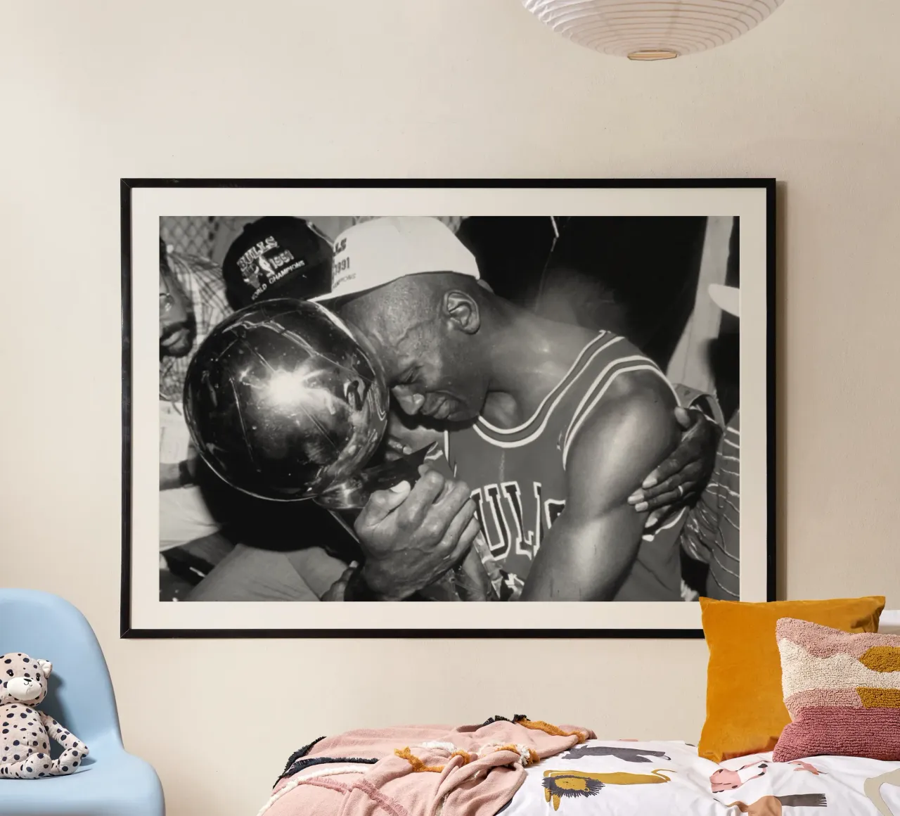 Jordan abbraccia la Coppa BW poster da FAKE ARTWORK STORE