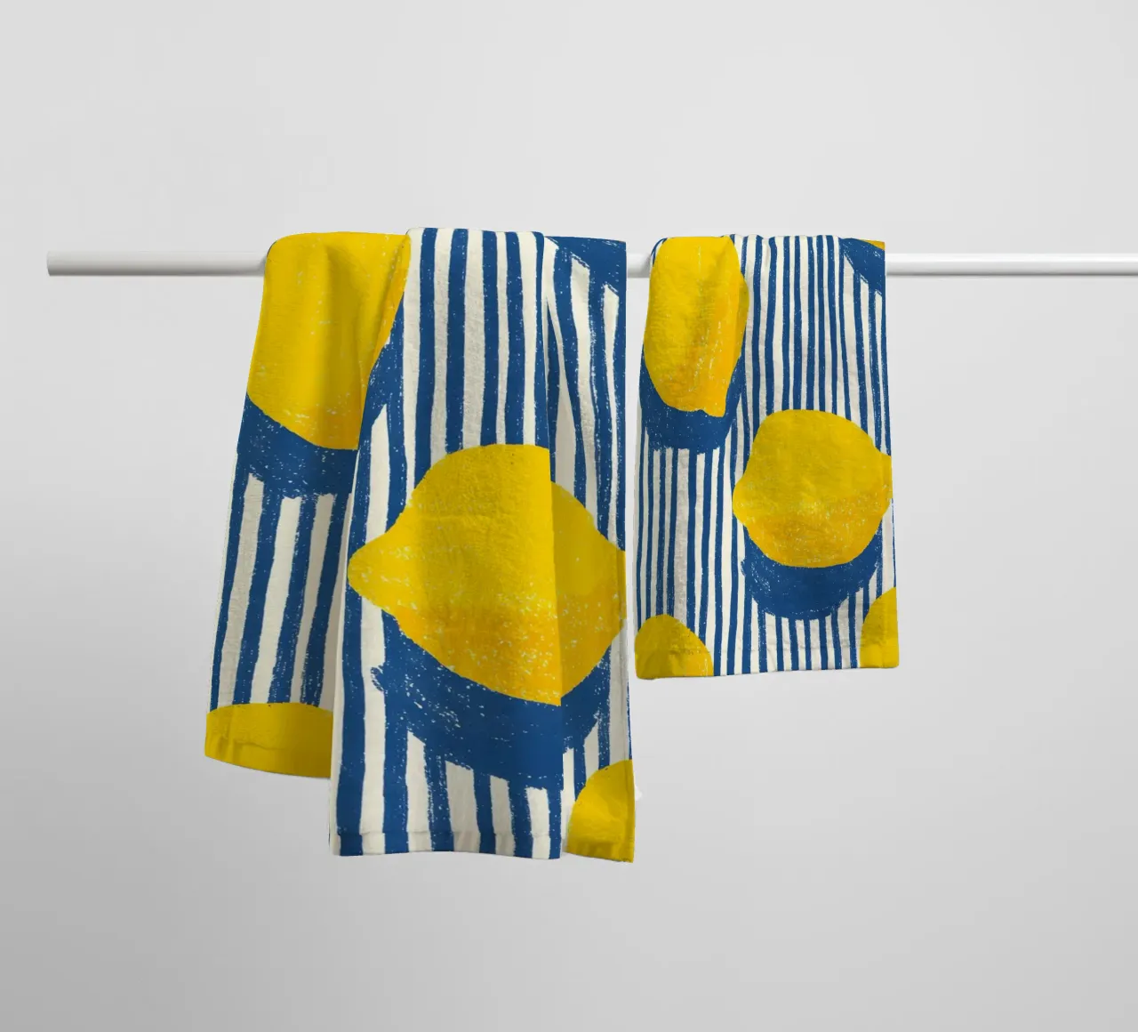 The Lemons asciugamano da bagno da Gypsy Galleria