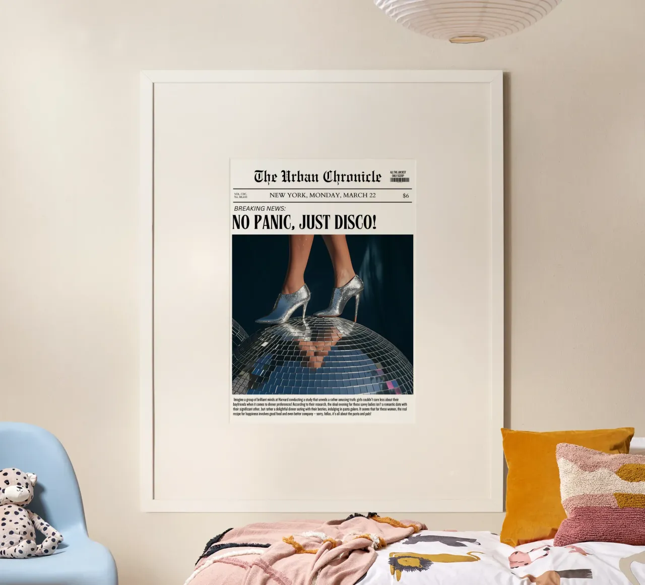 Niente panico, solo discoteca! - Stampa delle notizie sui tacchi d'argento poster con telaio in plastica da NorwesClub