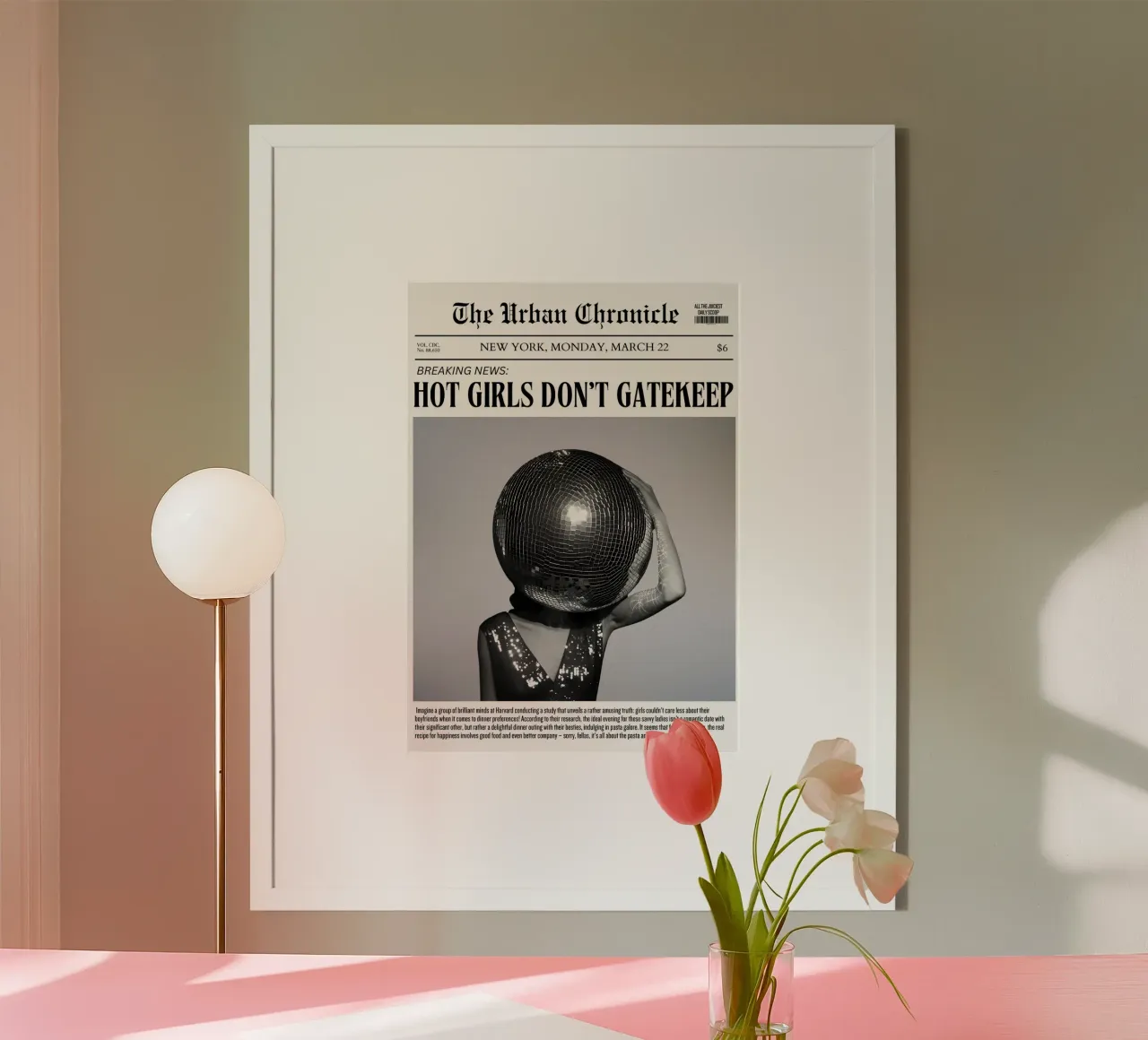Le ragazze sexy non si fanno notare - Disco Ball News Print poster da NorwesClub