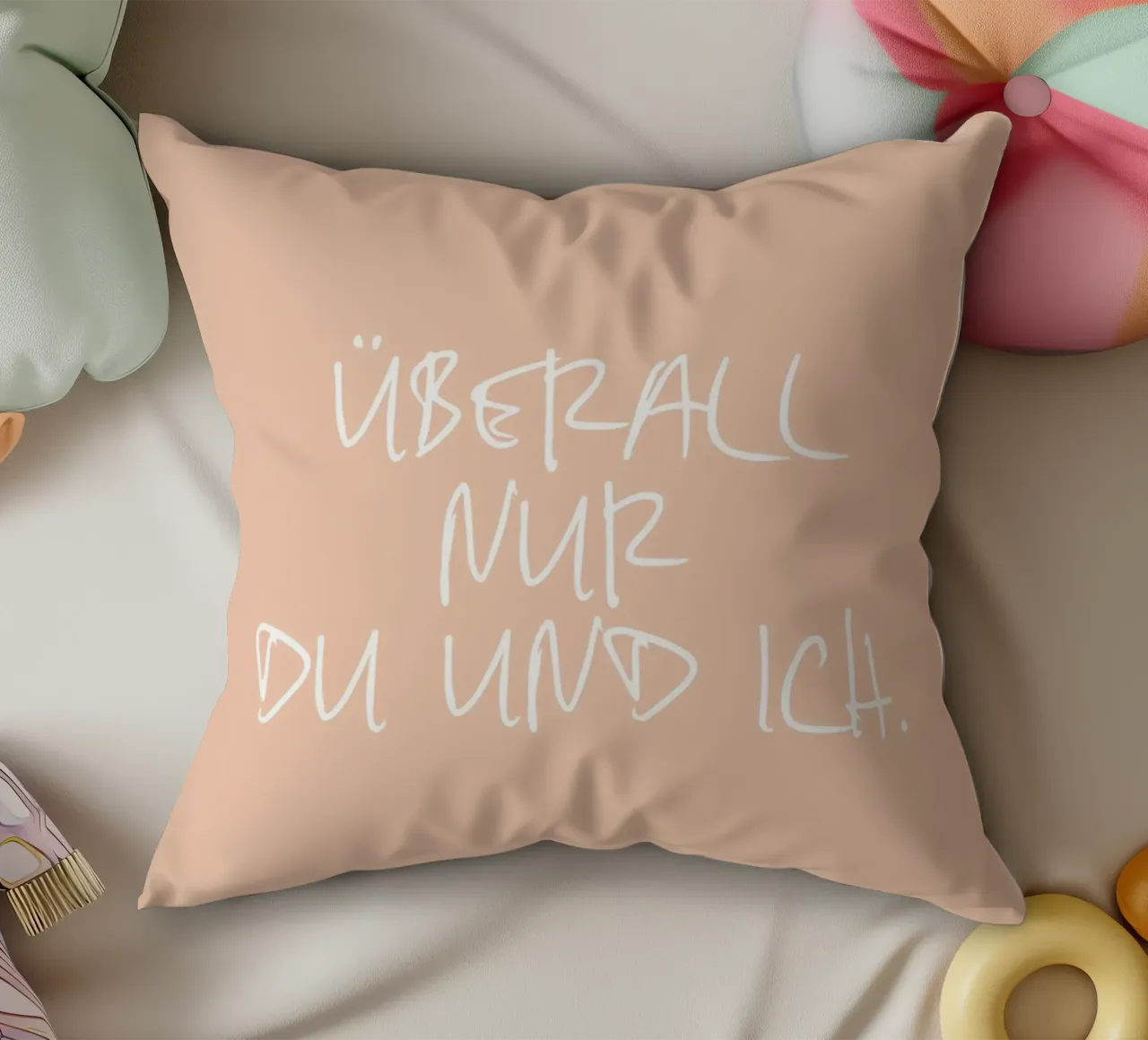 Überall nur du und ich. decorative cushion by FRICKE DESIGN