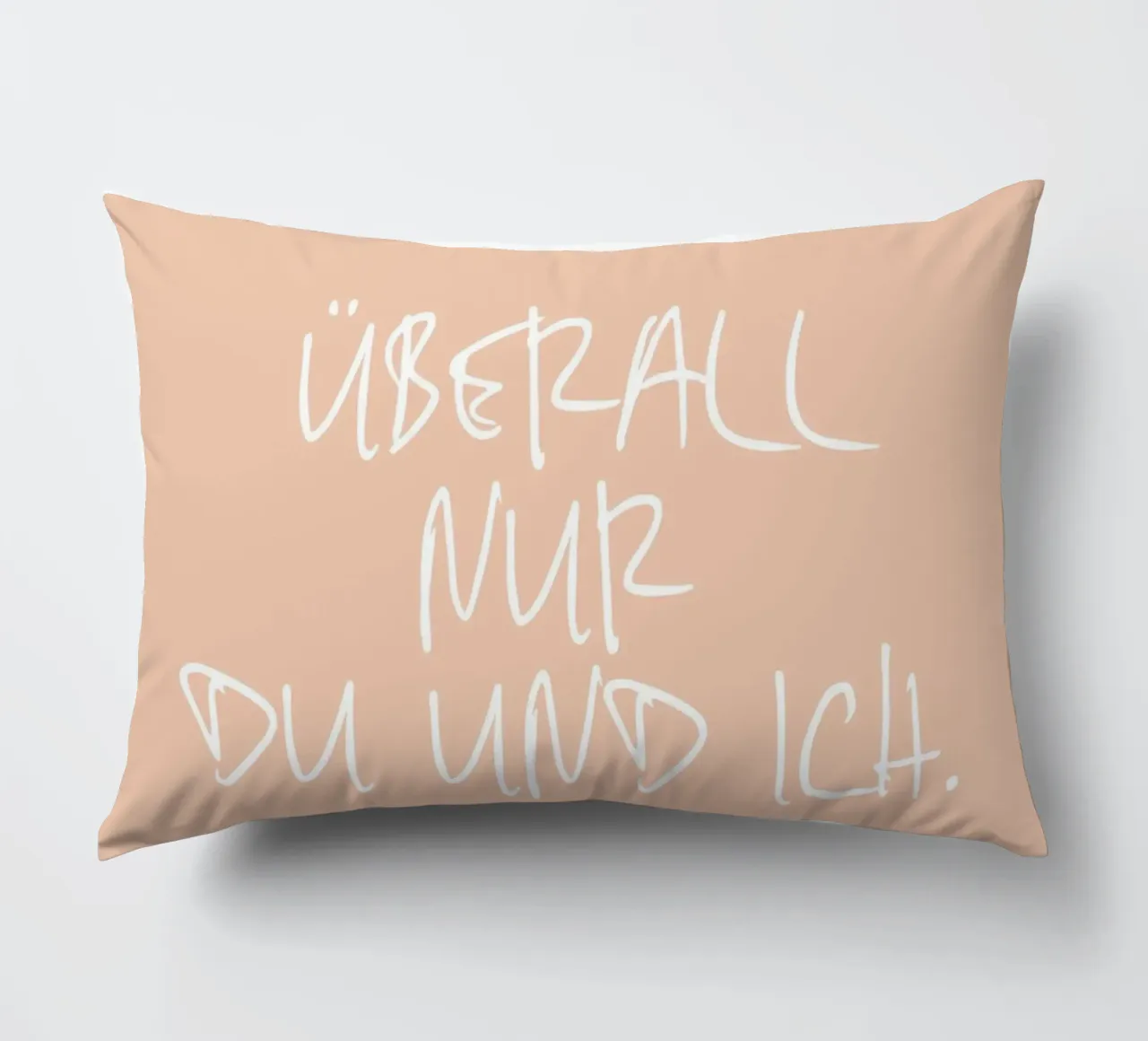 Überall nur du und ich. decorative cushion by FRICKE DESIGN