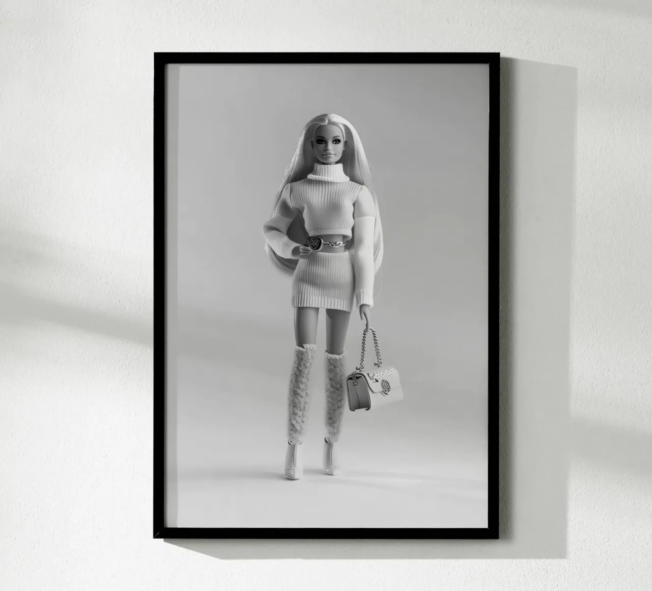 Barbie Chic Monocromatica - Stampa moderna di una bambola di moda poster da NorwesClub