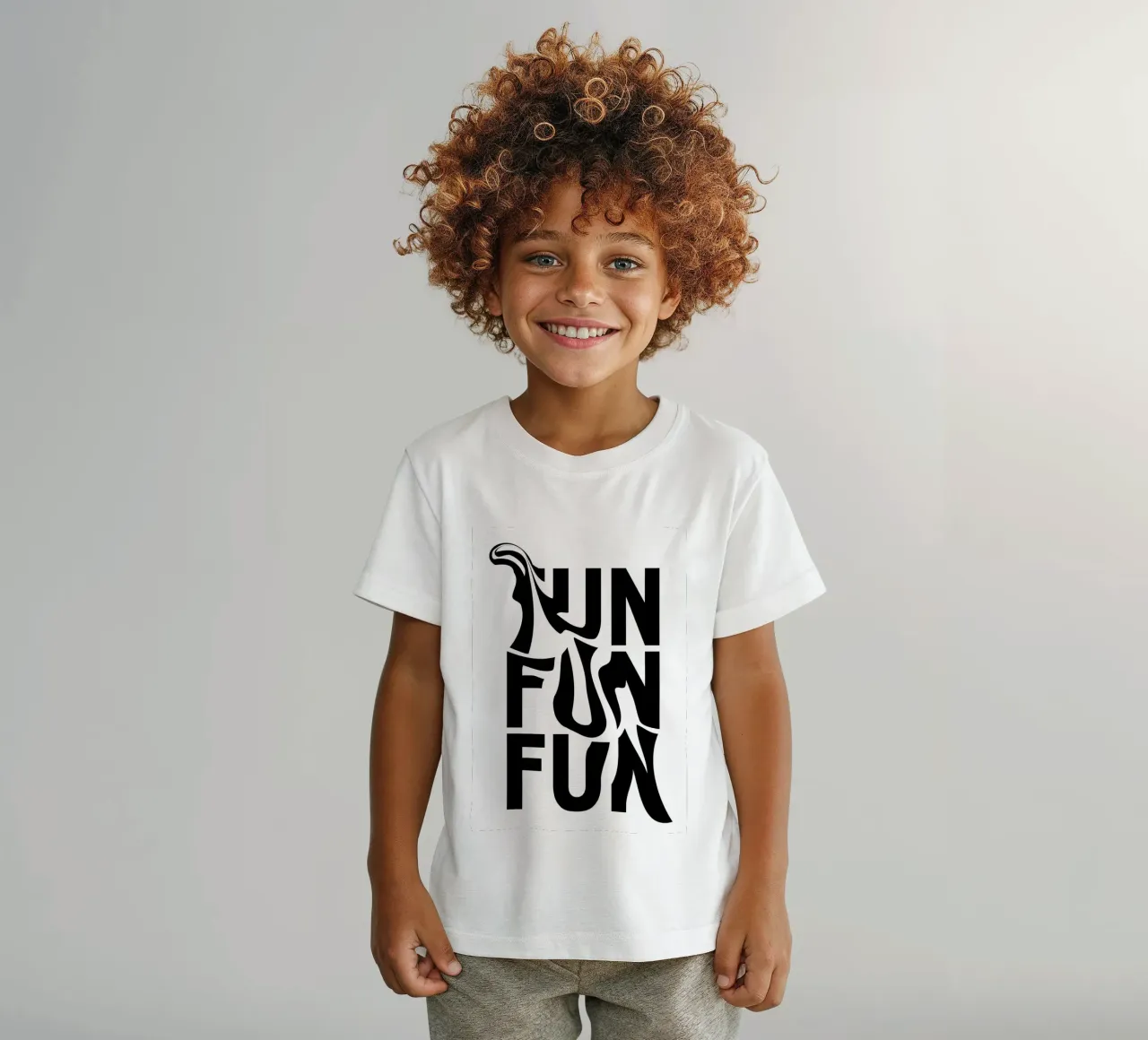"FUN FUN FUN" - Abstrakter typografischer Verzerrungsdruck Kinder T-Shirt von NorwesClub