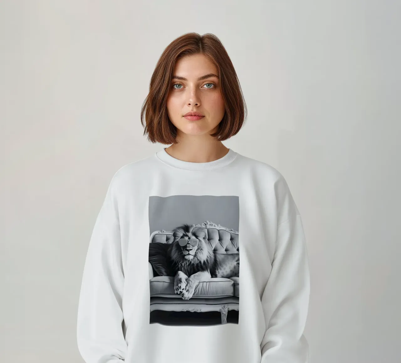 Leone fresco sul divano - Stampa pop art monocromatica felpa da NorwesClub