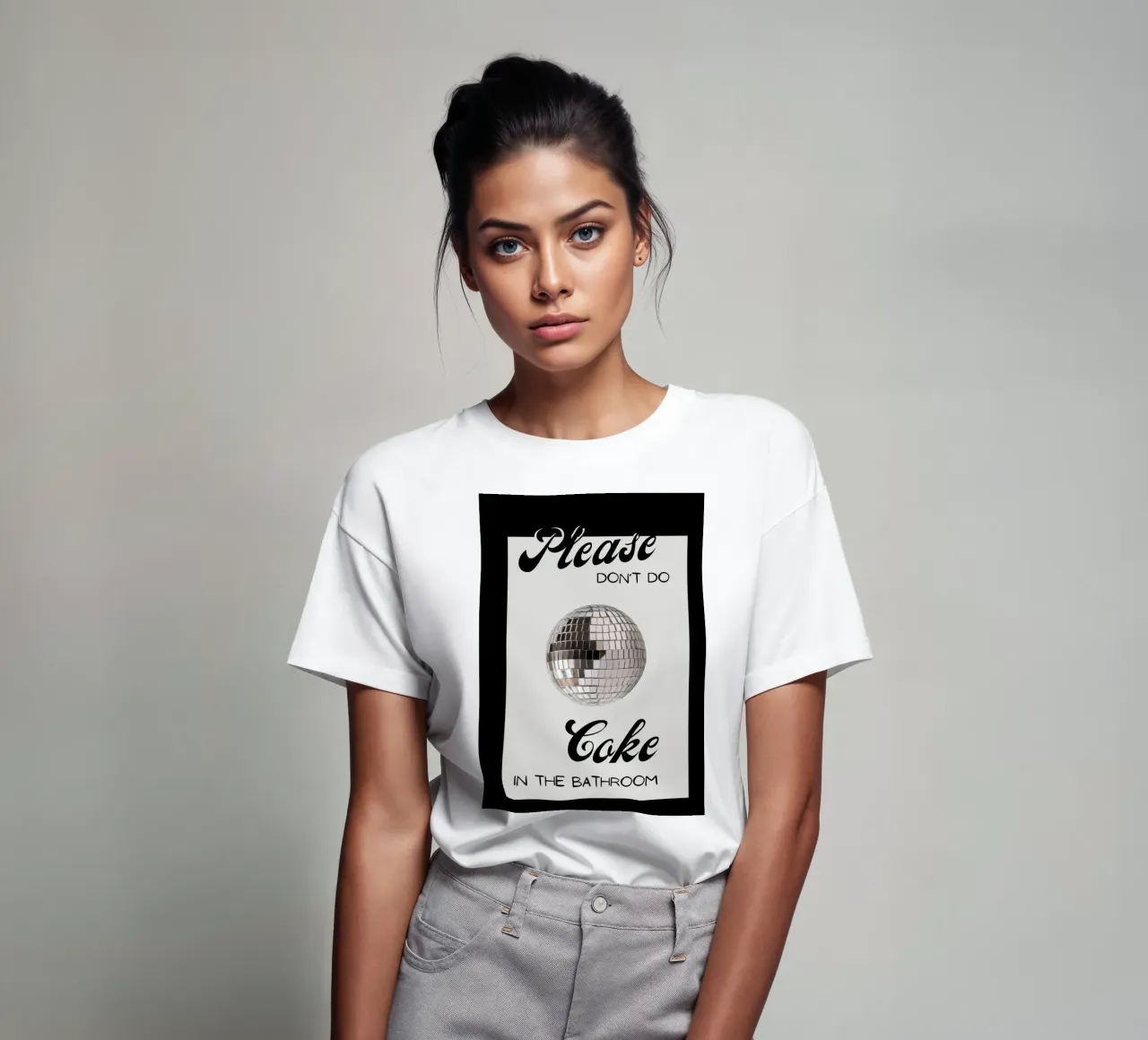 Cartello per il bagno con palla da discoteca "Please Don't Do Coke" (Per favore, non fare uso di Coca-Cola) t-shirt da NorwesClub