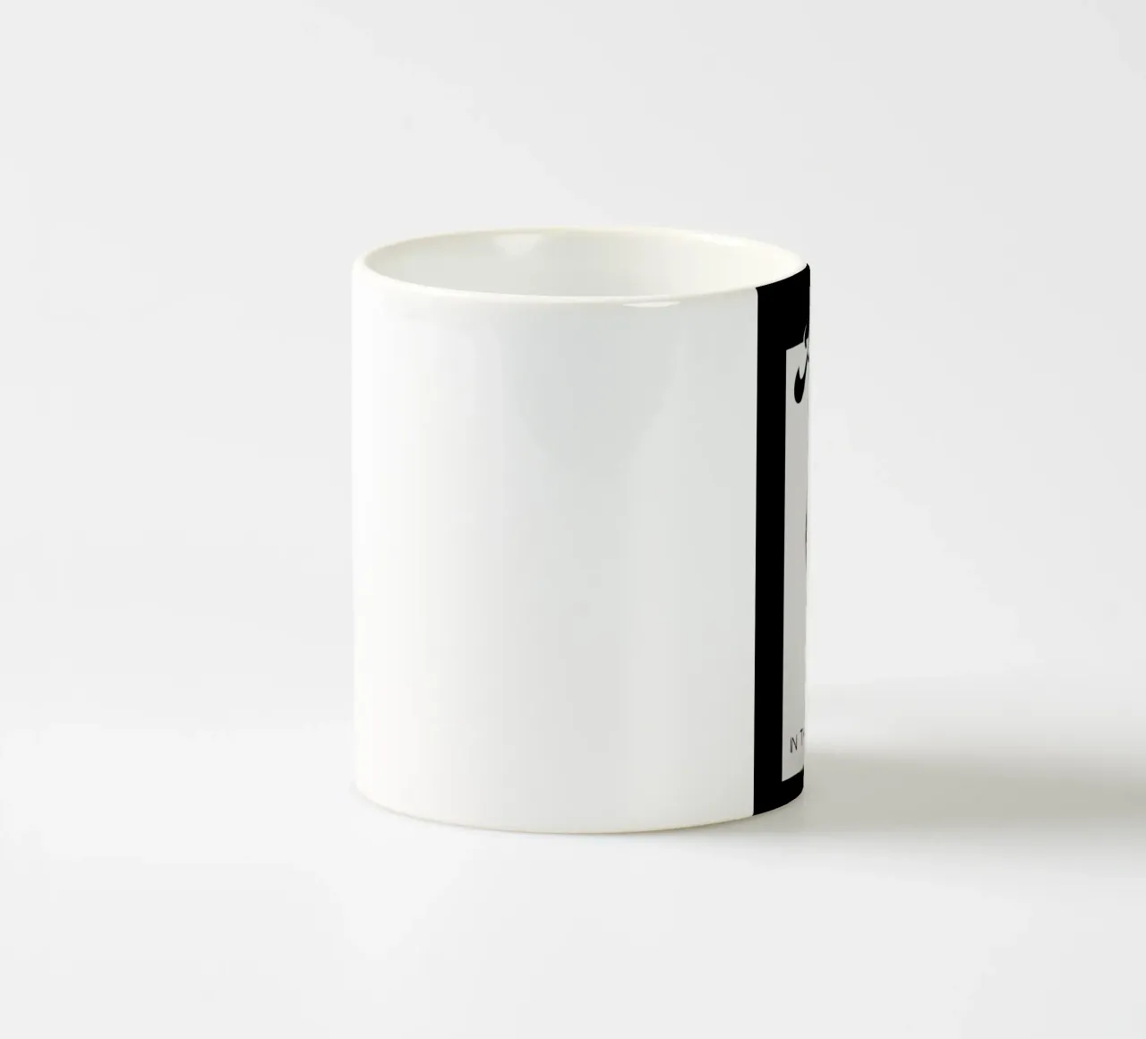 Cartello per il bagno con palla da discoteca "Please Don't Do Coke" (Per favore, non fare uso di Coca-Cola) tazza in ceramica da NorwesClub