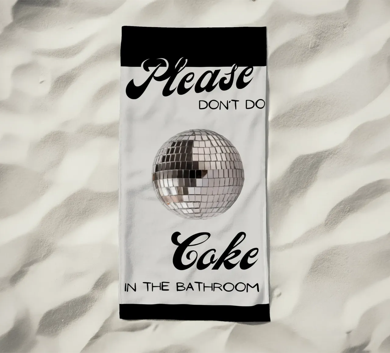 Cartello per il bagno con palla da discoteca "Please Don't Do Coke" (Per favore, non fare uso di Coca-Cola) telo mare da NorwesClub