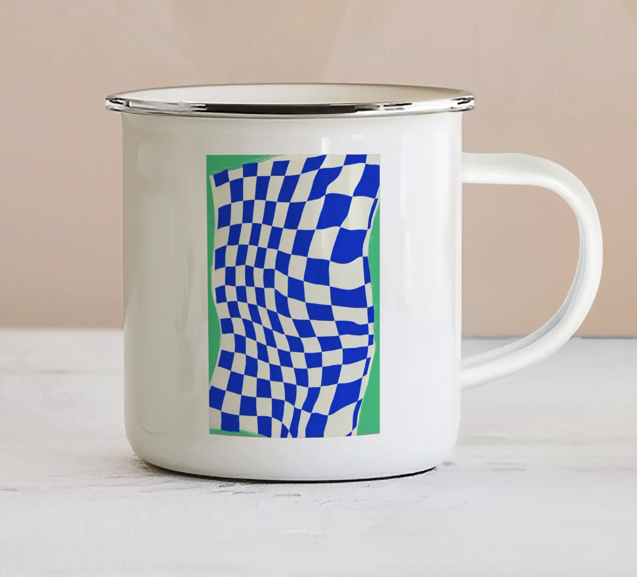 Tessuto a scacchiera tazza in smalto da Little Dean