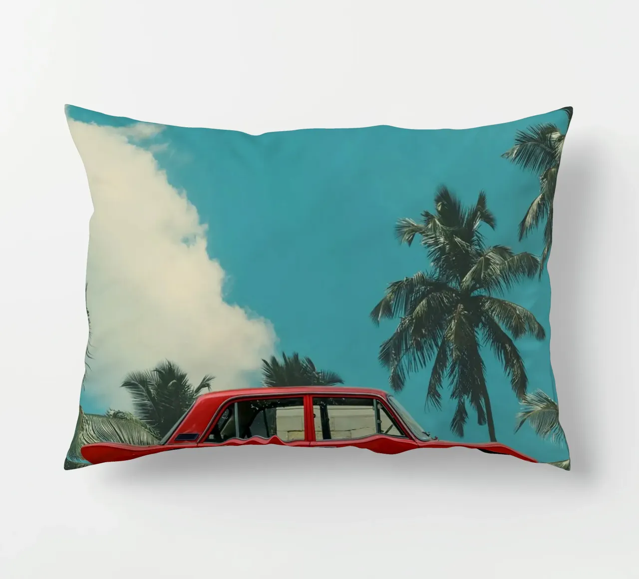 Viaggio tropicale in auto rossa cuscino da Berwies Artwork