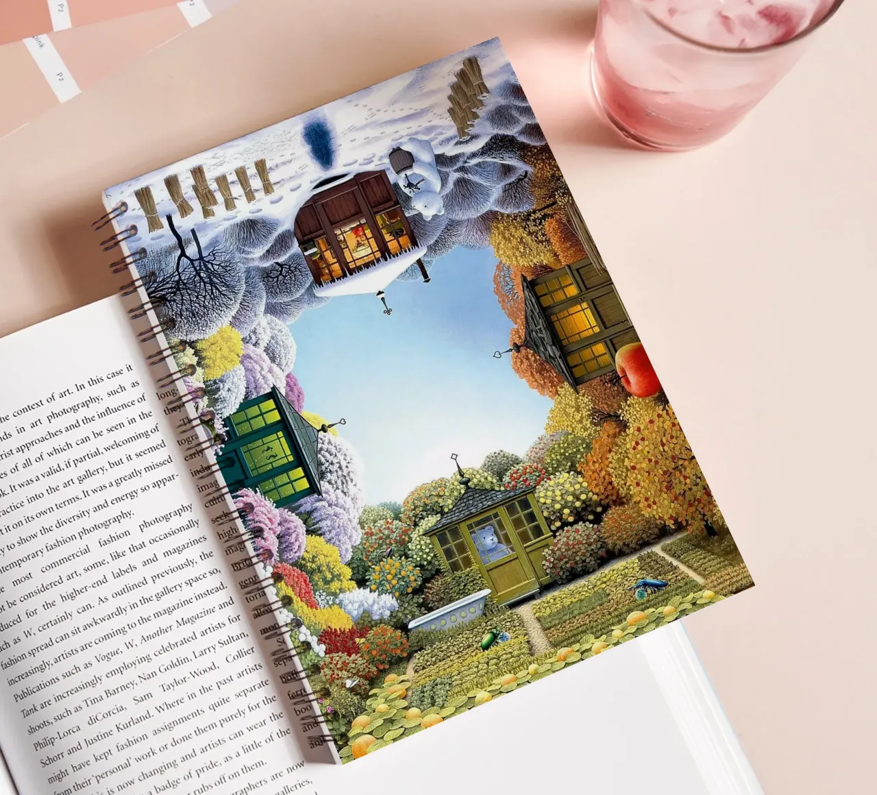 Colorée à chaque saison Par Jacek Yerka carnet à spirale de Trudeau Art Galley