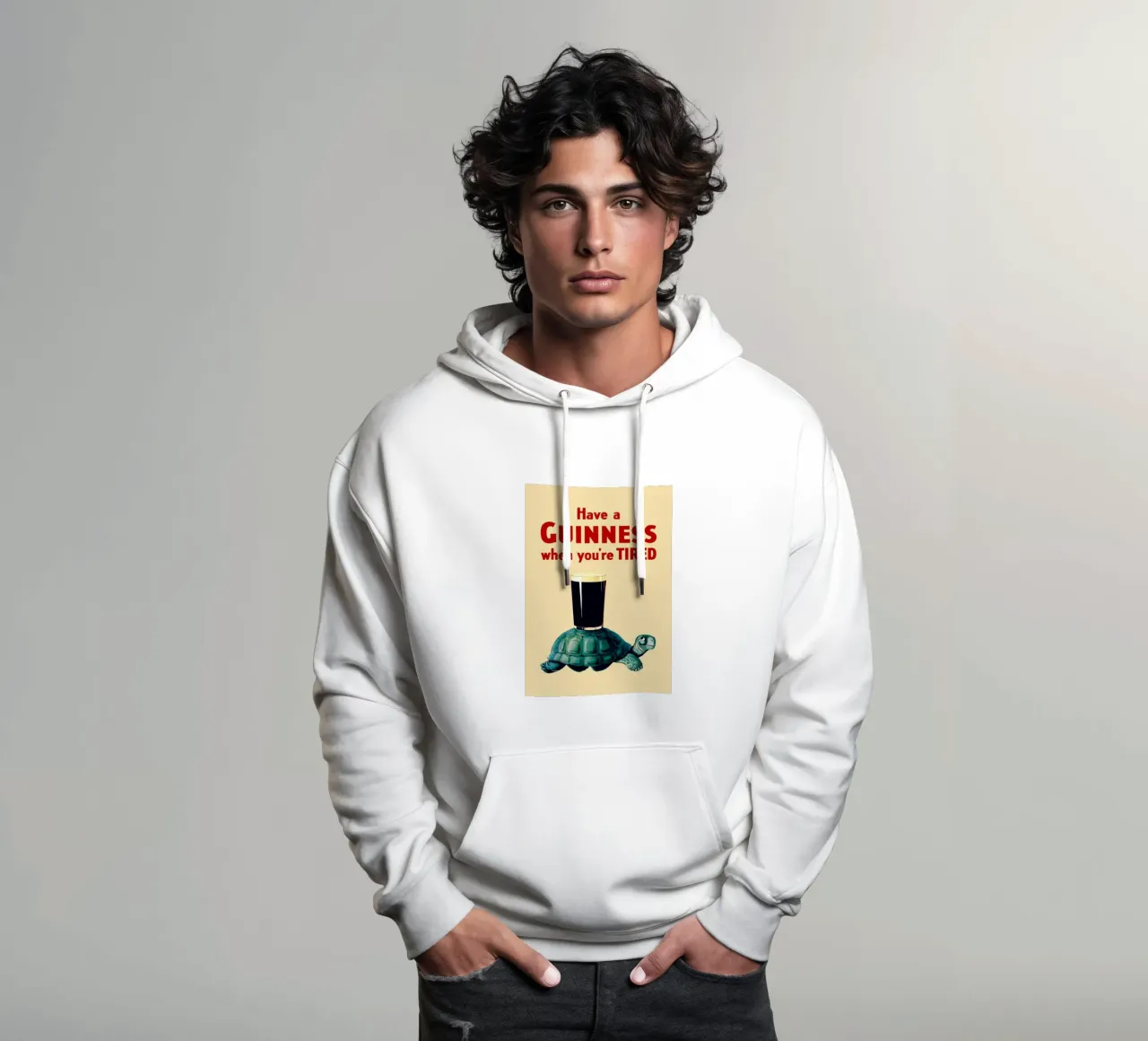 Poster d'epoca della Tartaruga Guinness felpa con cappuccio da Laudiashop