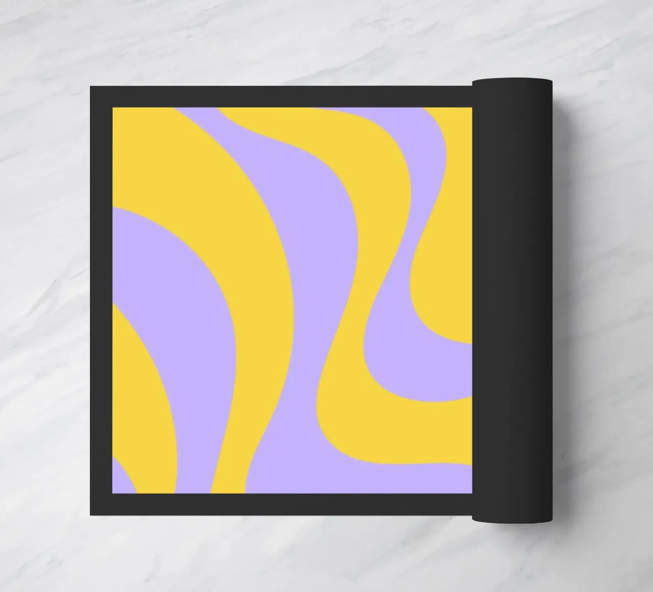 Groovy Retro Abstract Pattern in Yellow and Lavender (Motif abstrait rétro groovy en jaune et lavande) paillasson de The Art Club