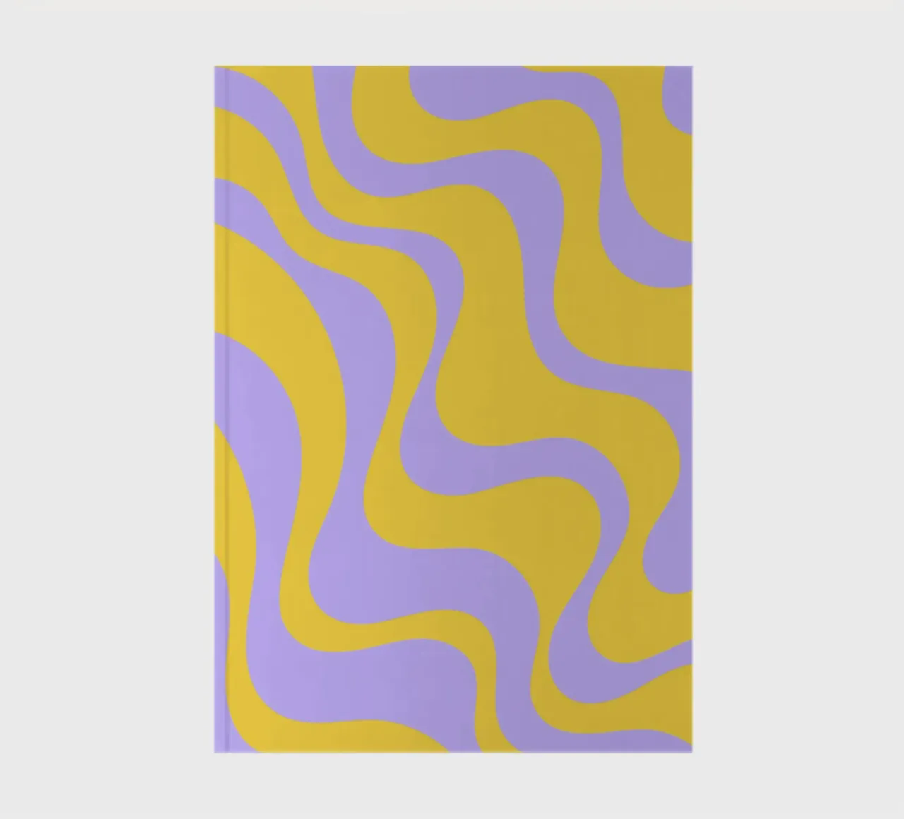 Grooviges abstraktes Retro-Muster in Gelb und Lavendel Notizbuch von The Art Club