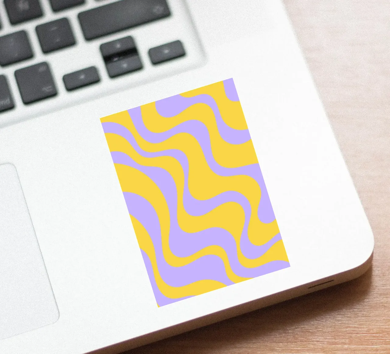 Groovy Retro Abstract Pattern in Yellow and Lavender (Motif abstrait rétro groovy en jaune et lavande) autocollant de The Art Club