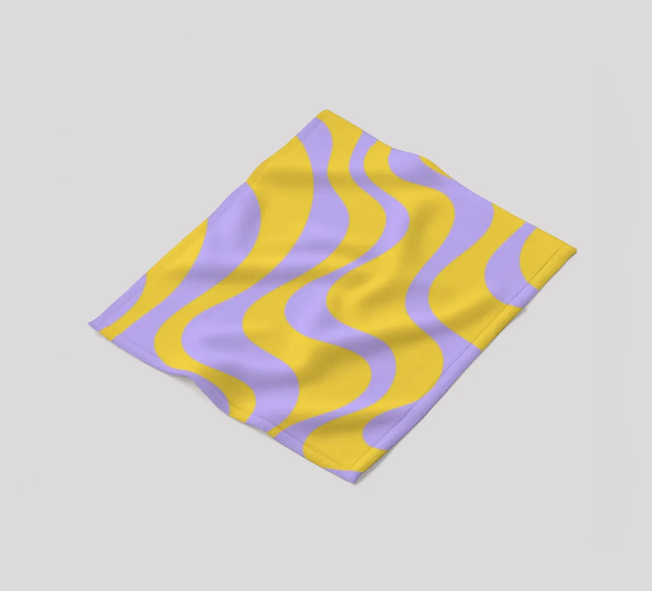 Grooviges abstraktes Retro-Muster in Gelb und Lavendel Fleecedecke von The Art Club