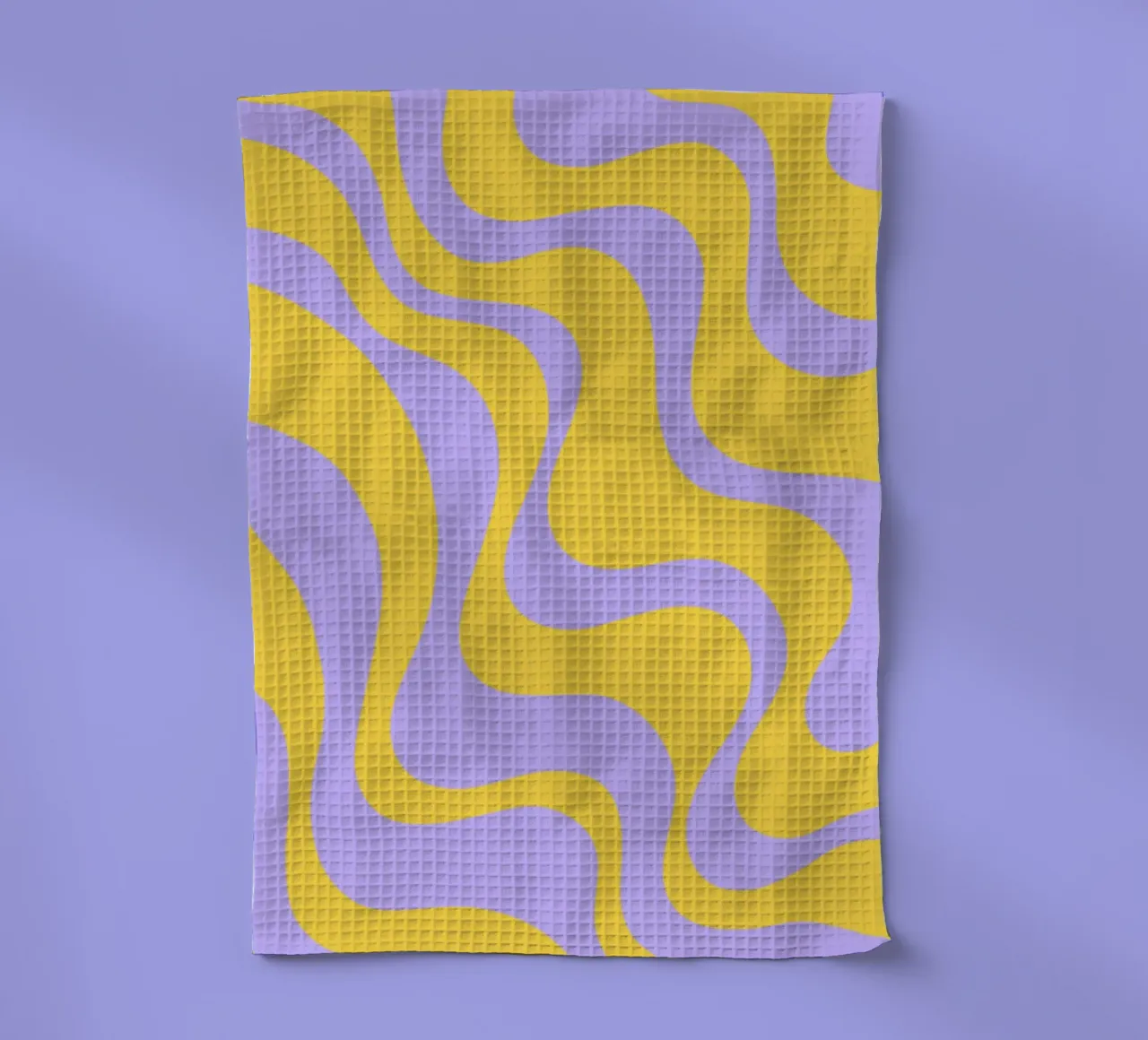 Groovy Retro Abstract Pattern in Yellow and Lavender (Motif abstrait rétro groovy en jaune et lavande) torchon de The Art Club