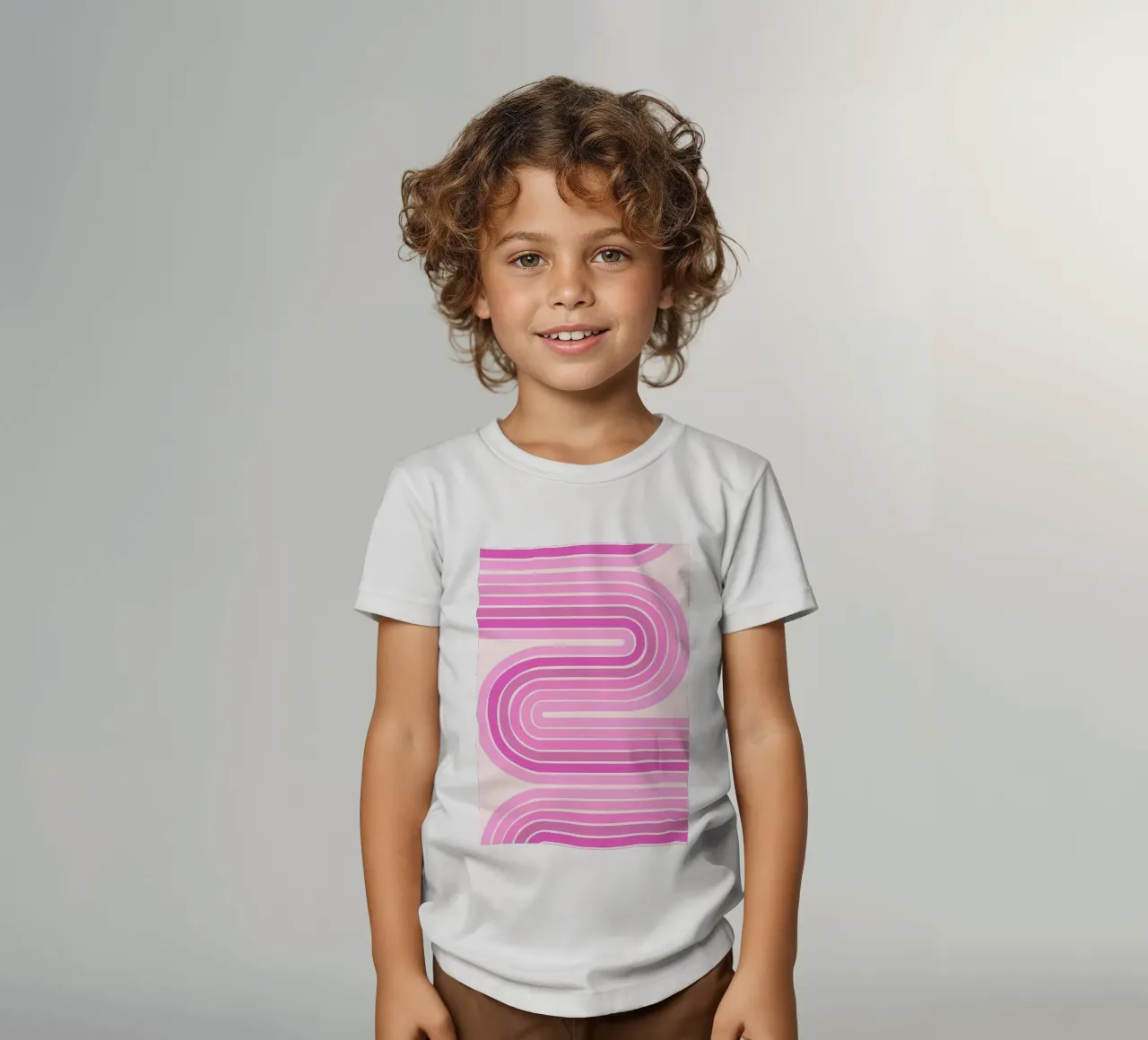Design retrò a linee curve t-shirt bambini da The Art Club